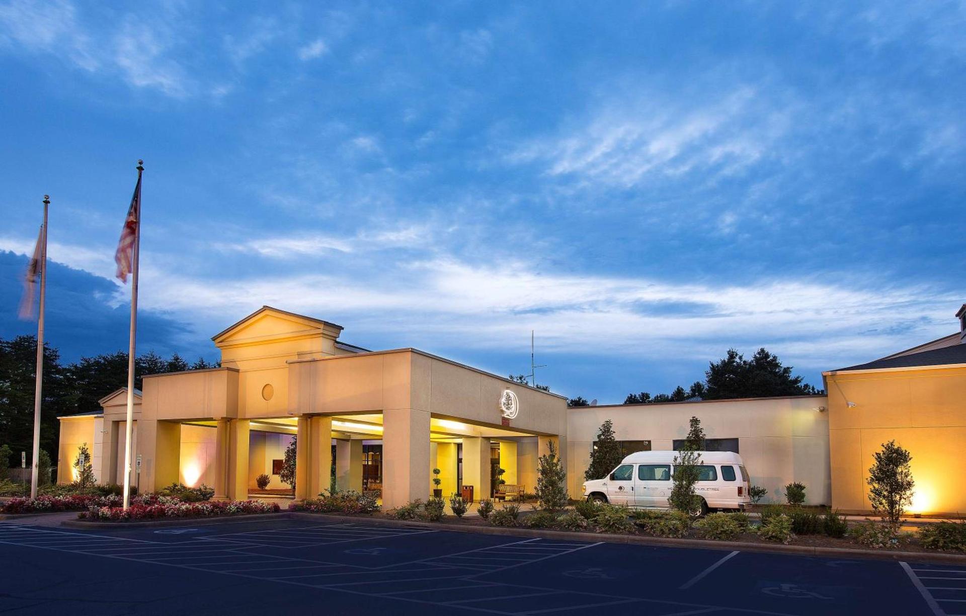 DoubleTree by Hilton Charlotte Airport photo 1