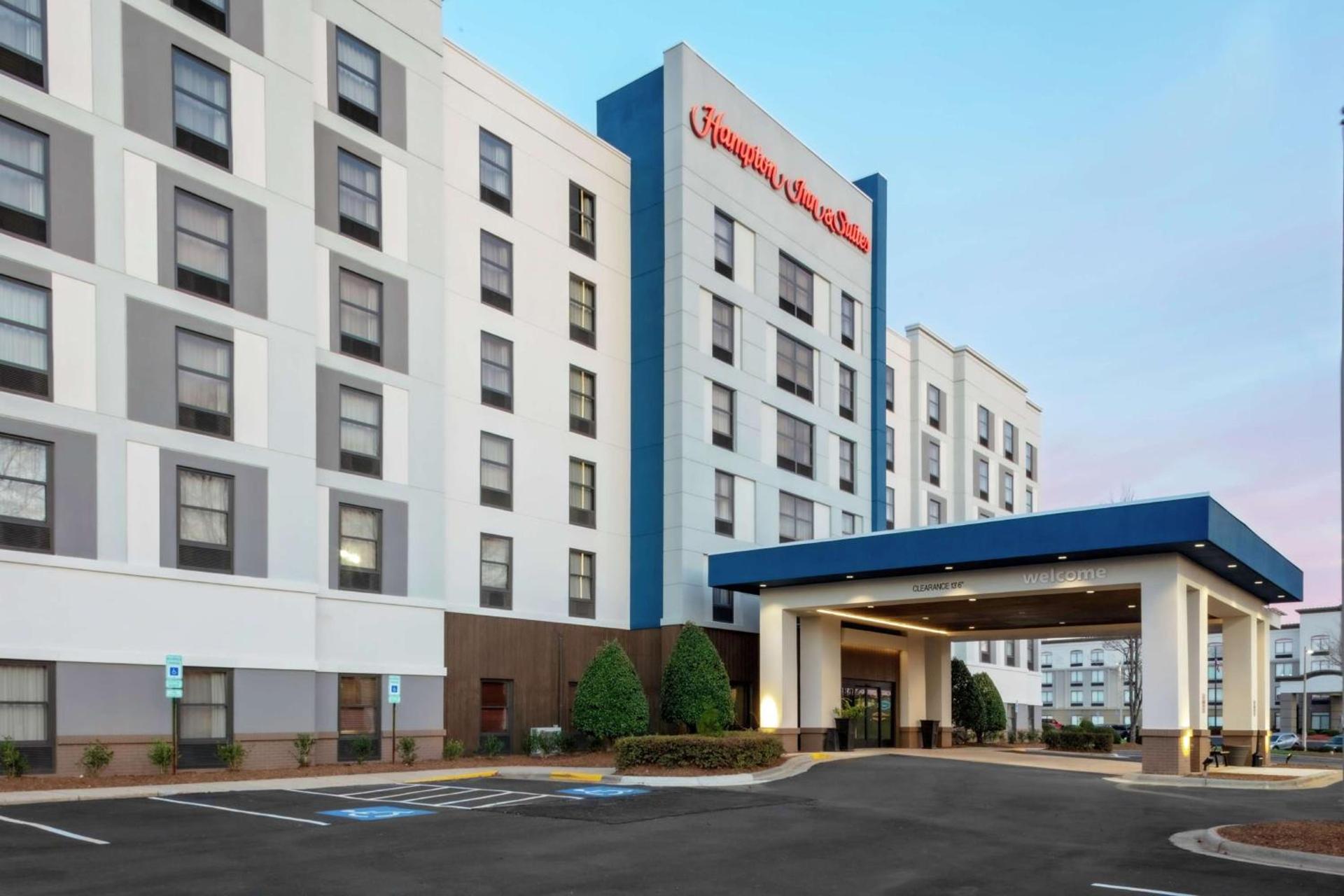 Hampton Inn & Suites Concord-Charlotte photo 1
