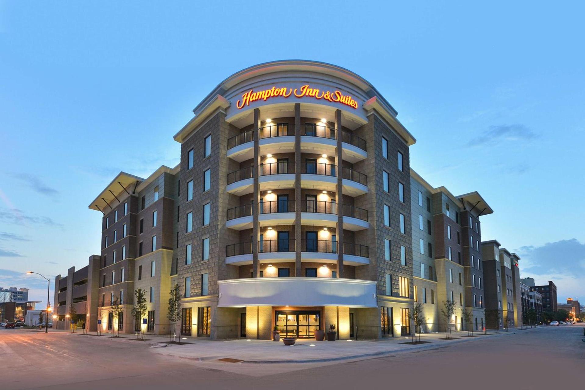 Hampton Inn & Suites Des Moines Downtown photo 1