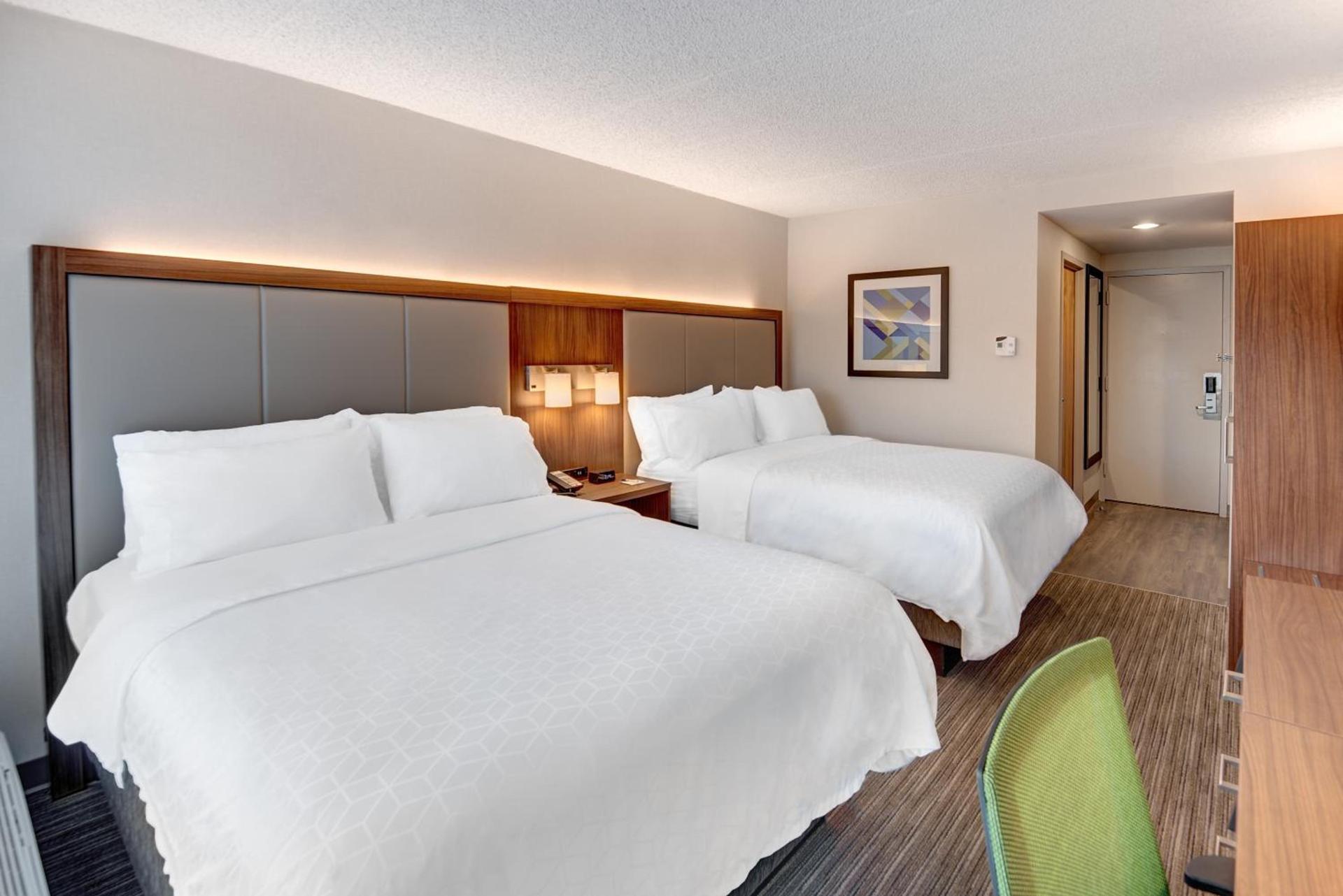 Holiday Inn Express & Suites West Long Branch - Eatontown by IHG photo 3
