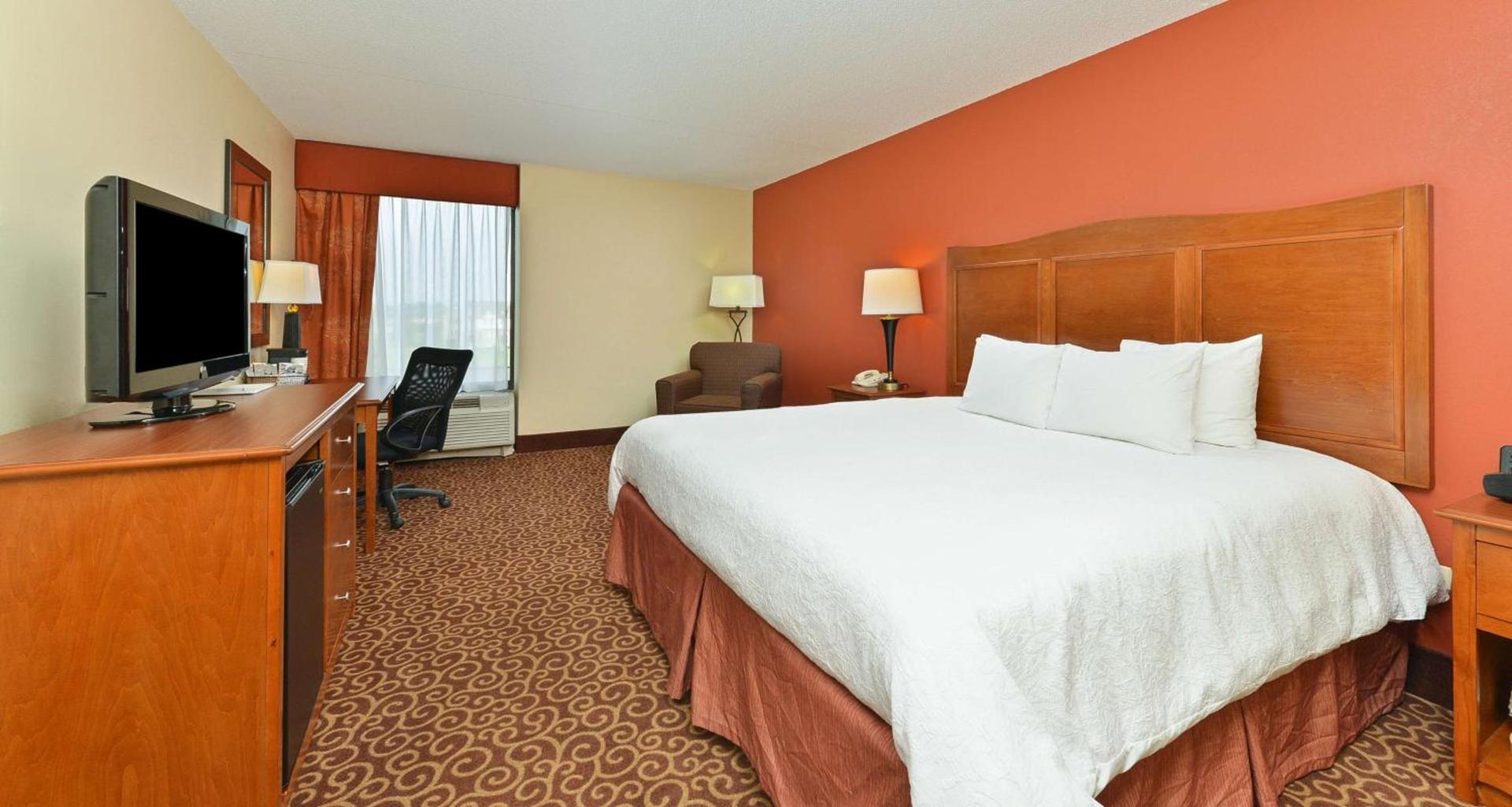 Hampton Inn Chicago-Carol Stream photo 11