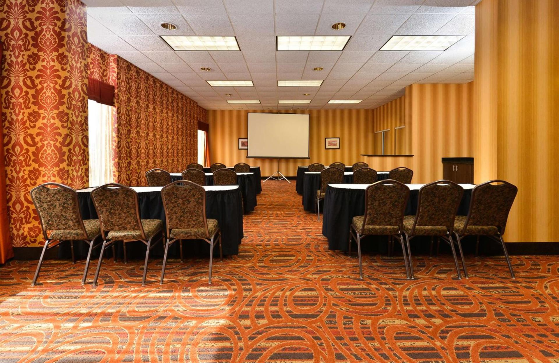 Hampton Inn Chicago-Carol Stream photo 24
