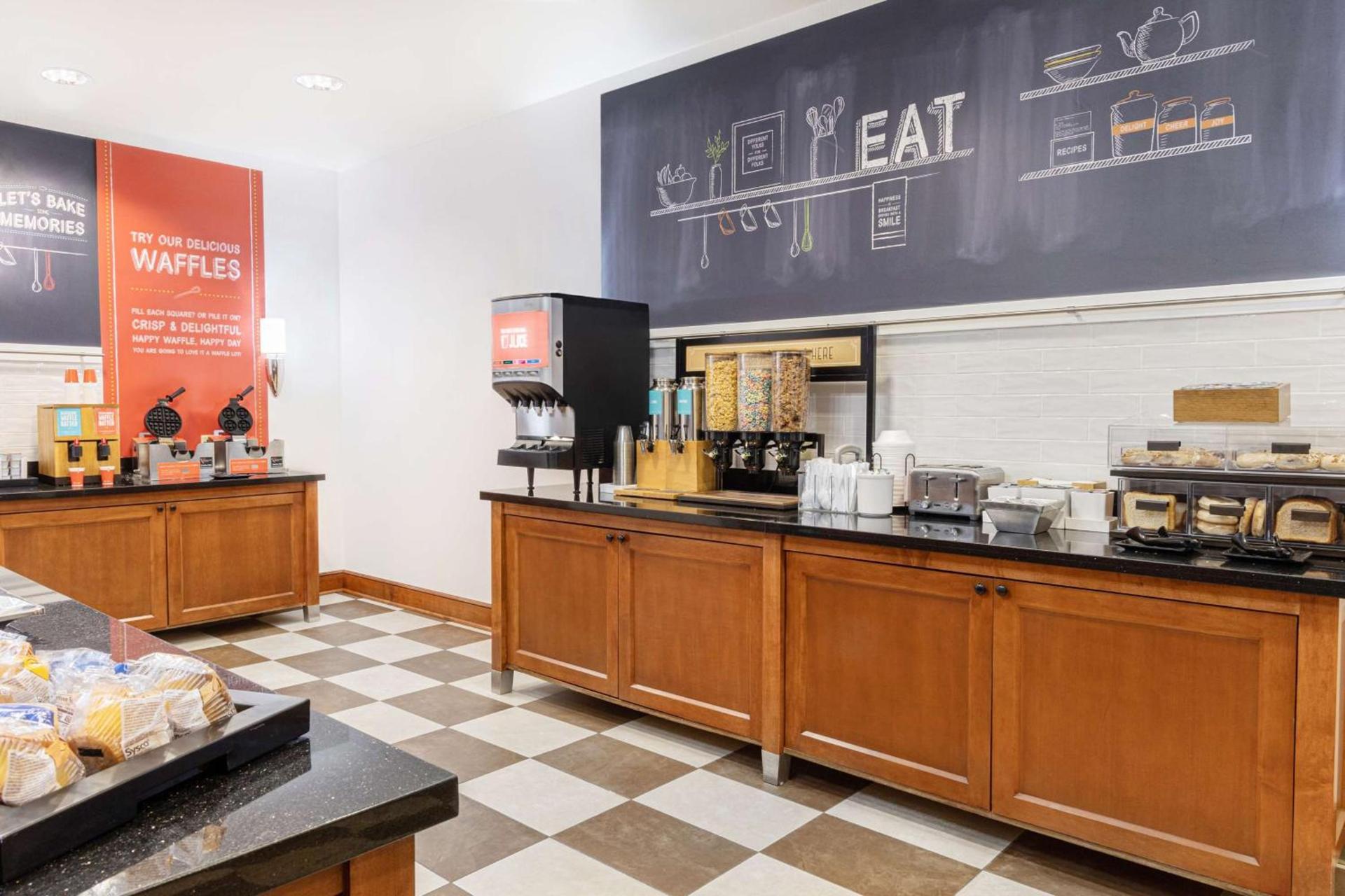 Hampton Inn & Suites Chicago Deer Park photo 9