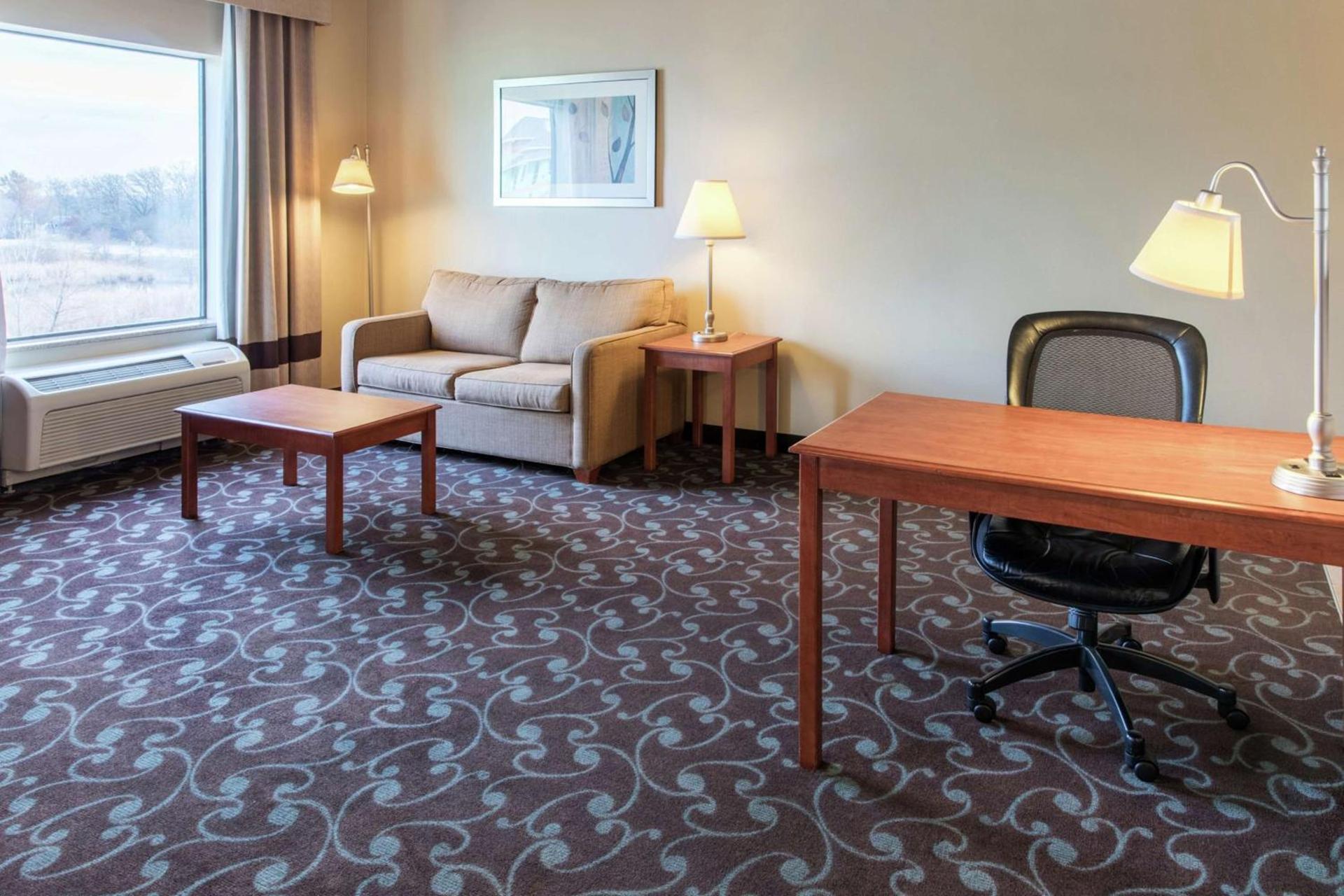 Hampton Inn & Suites Chicago Deer Park photo 23
