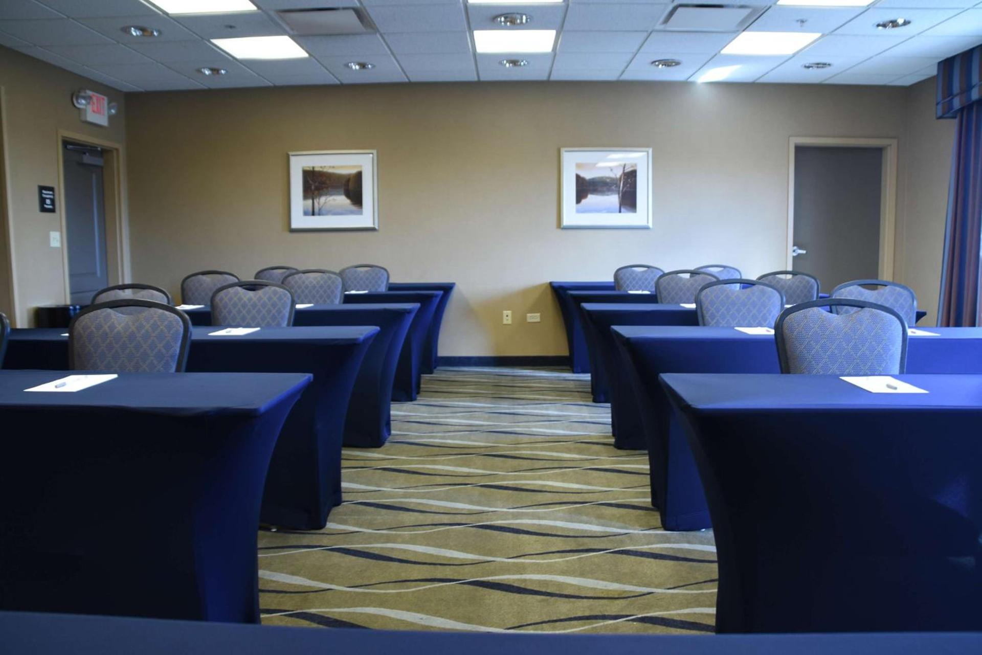 Hampton Inn & Suites Chicago Deer Park photo 44