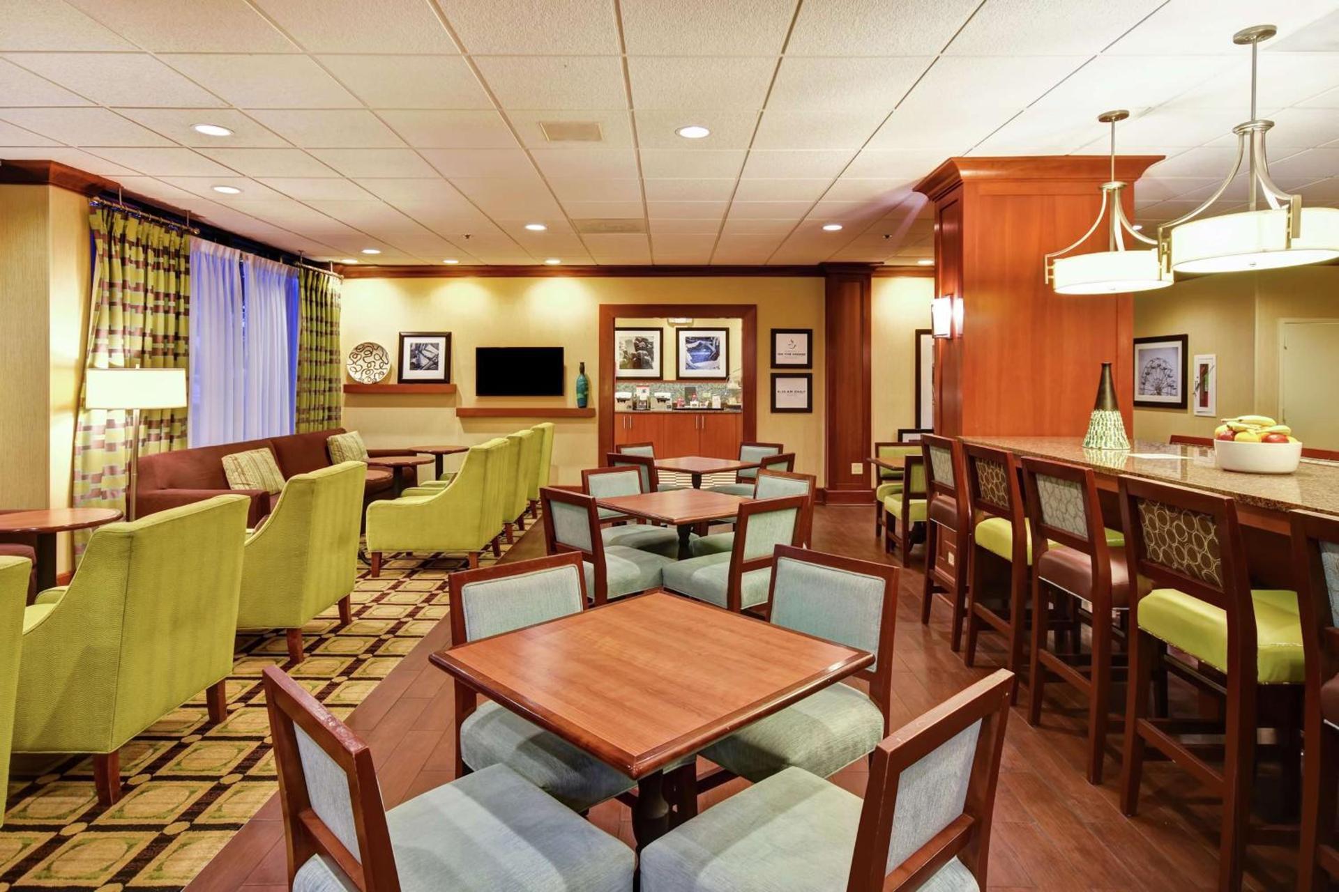Hampton Inn Chicago-Gurnee photo 8