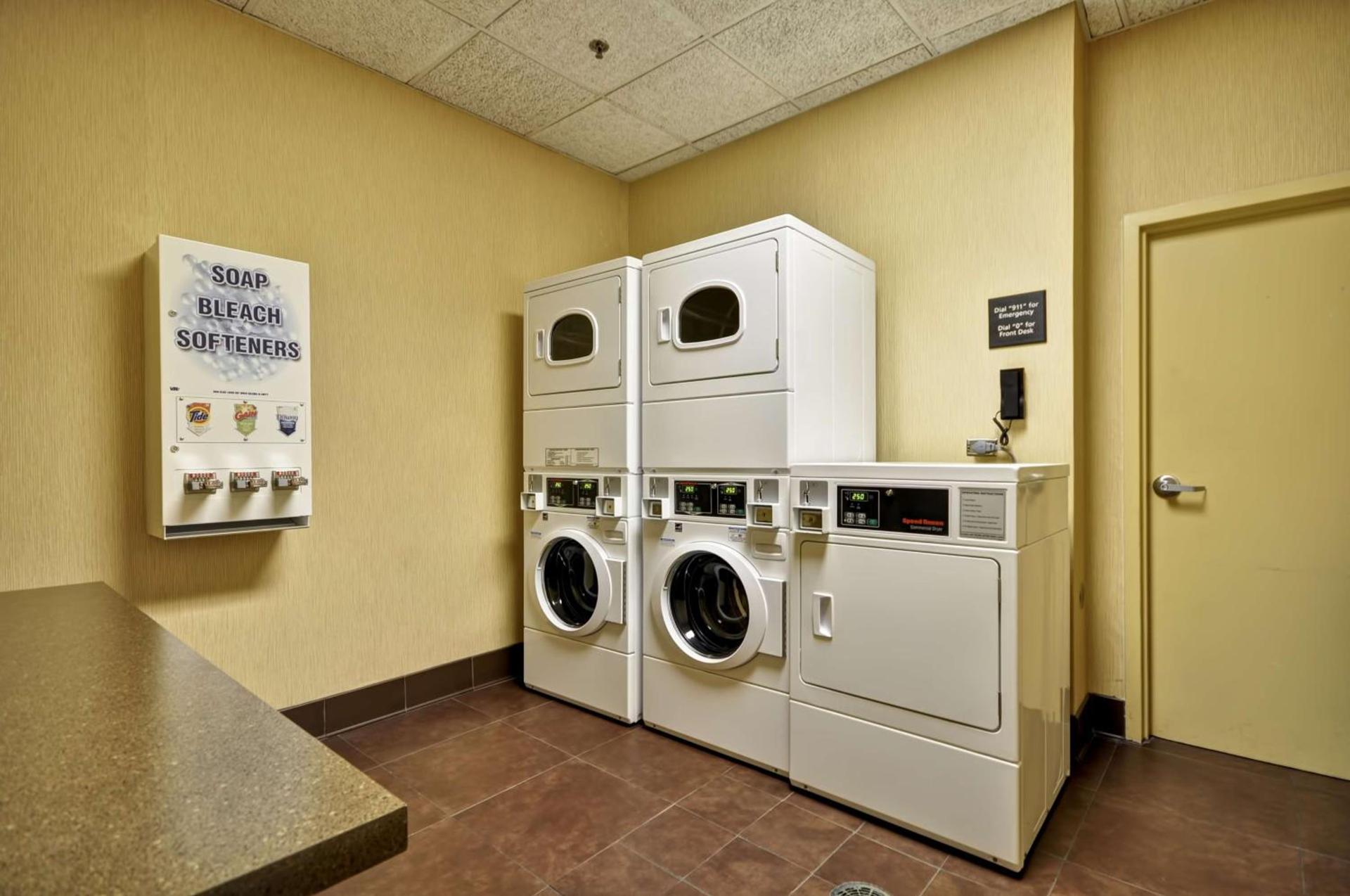 Hampton Inn Chicago-Gurnee photo 10