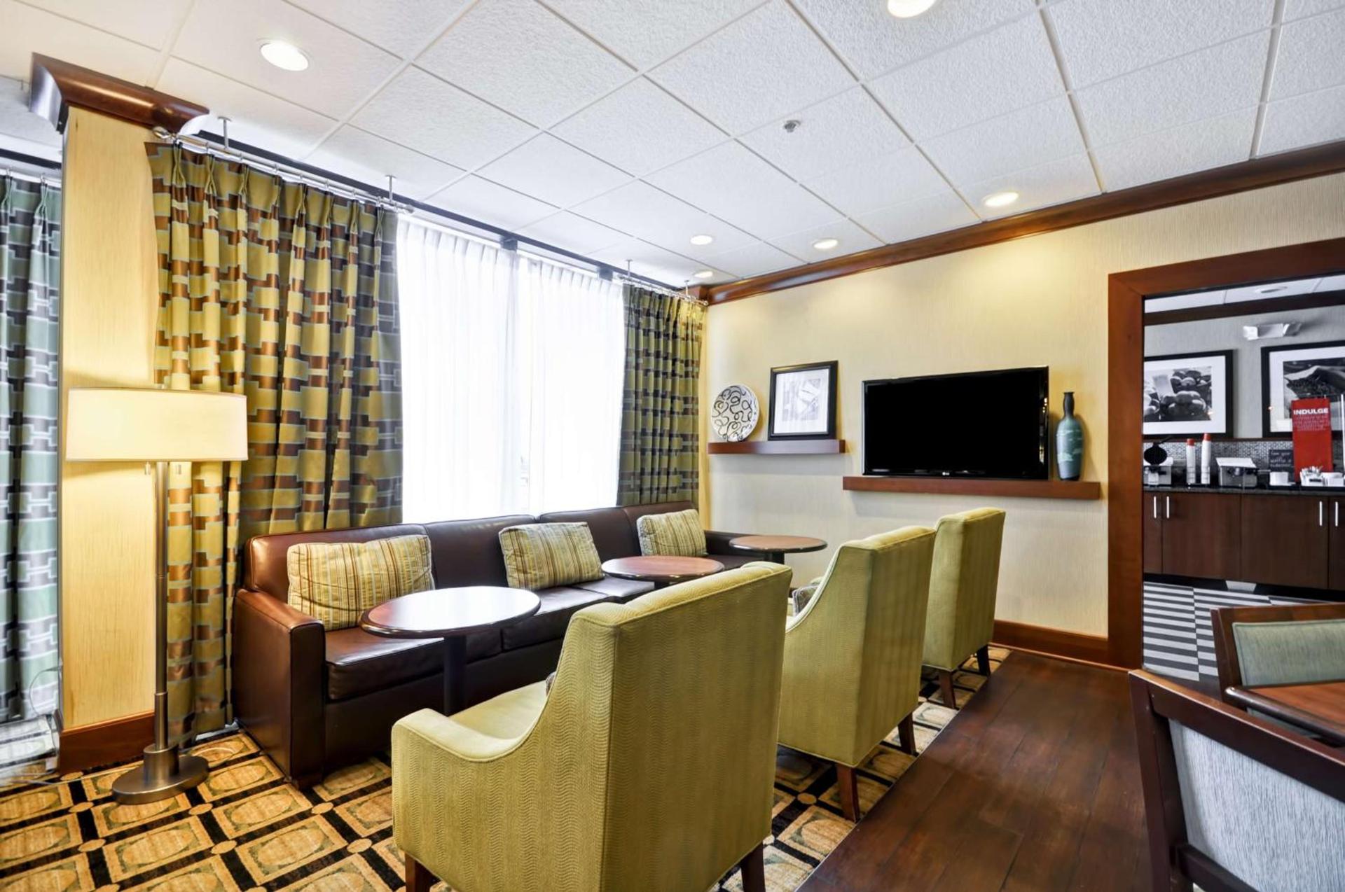 Hampton Inn Chicago-Gurnee photo 11