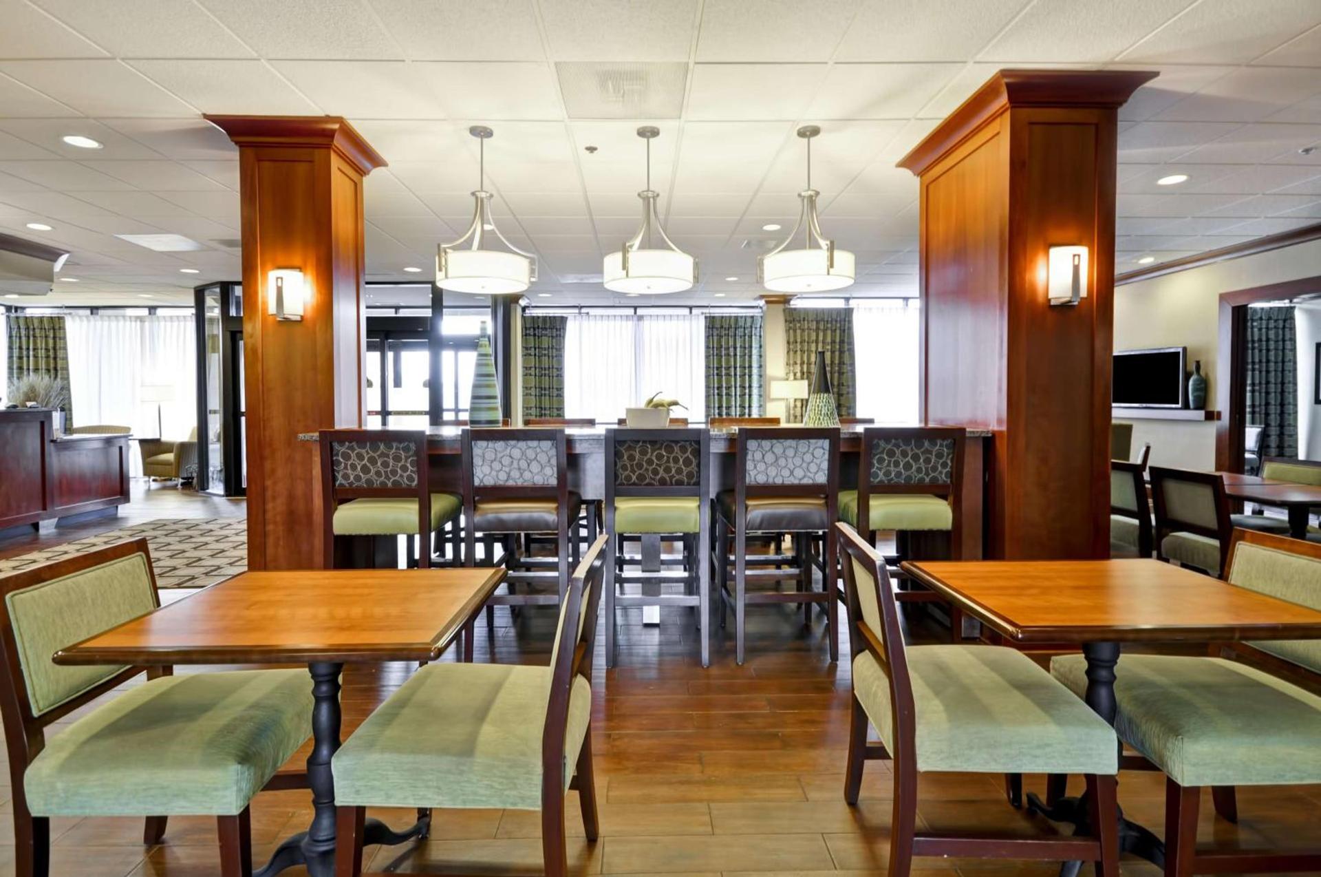 Hampton Inn Chicago-Gurnee photo 14