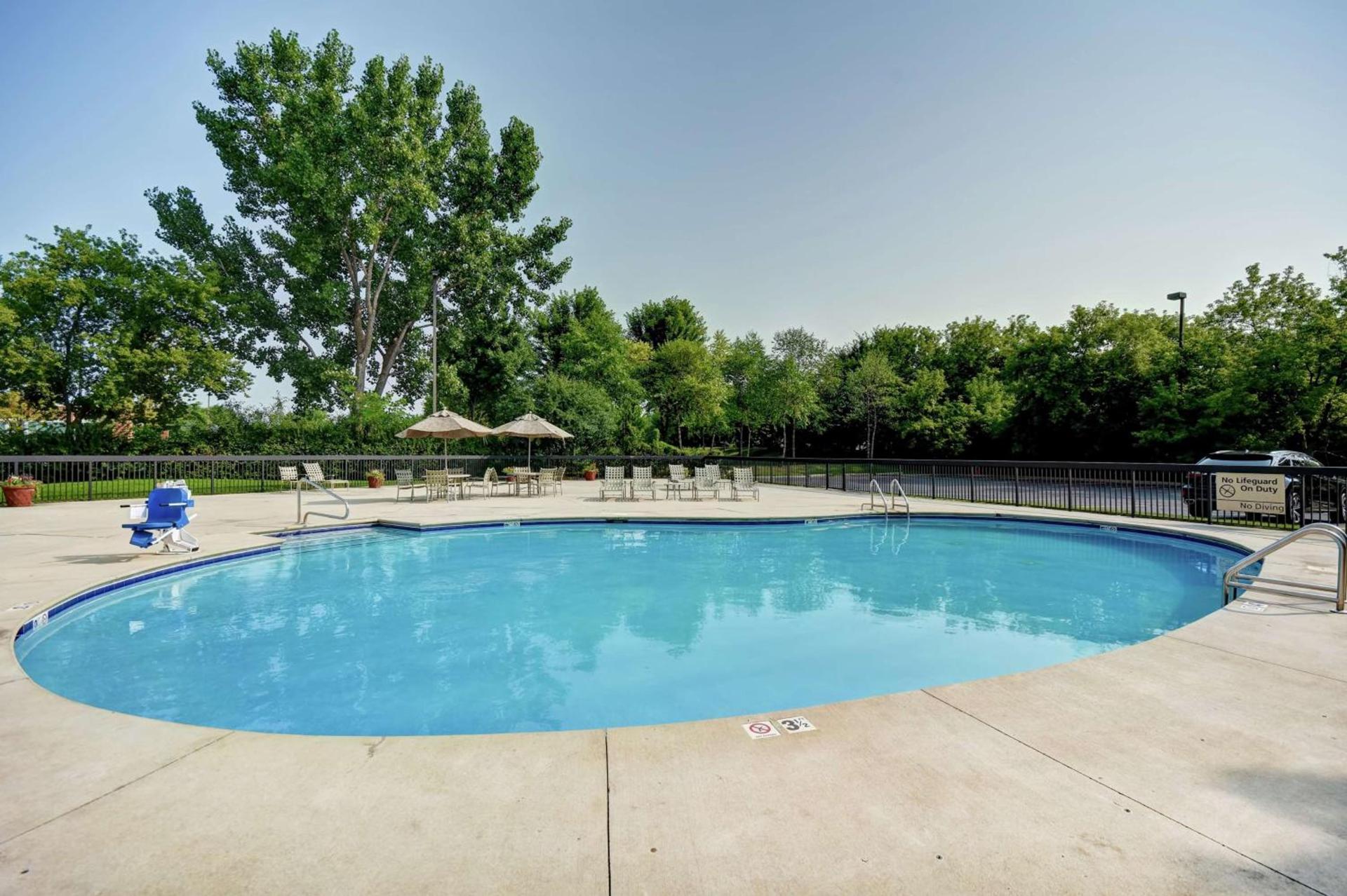 Hampton Inn Chicago-Gurnee photo 15