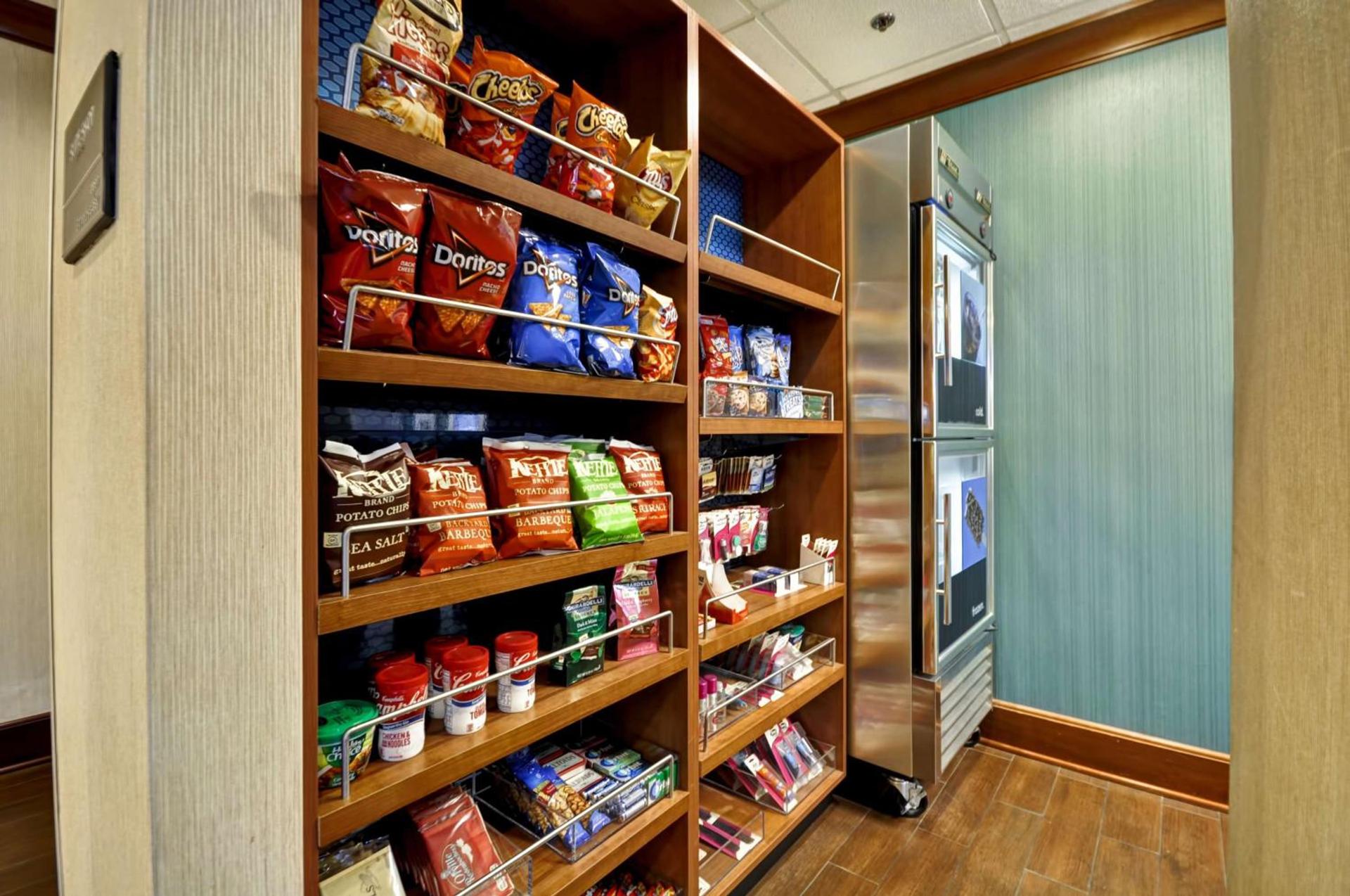 Hampton Inn Chicago-Gurnee photo 18