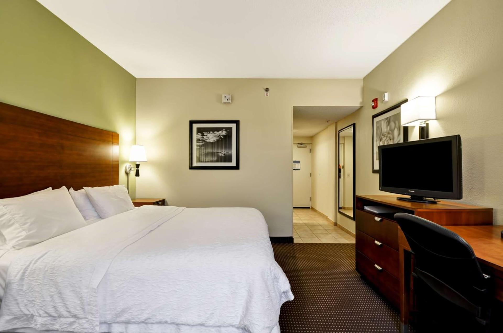 Hampton Inn Chicago-Gurnee photo 23