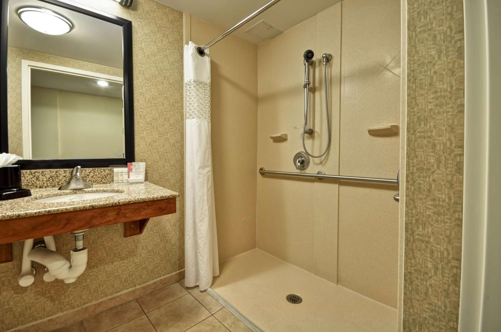 Hampton Inn Chicago-Gurnee photo 24