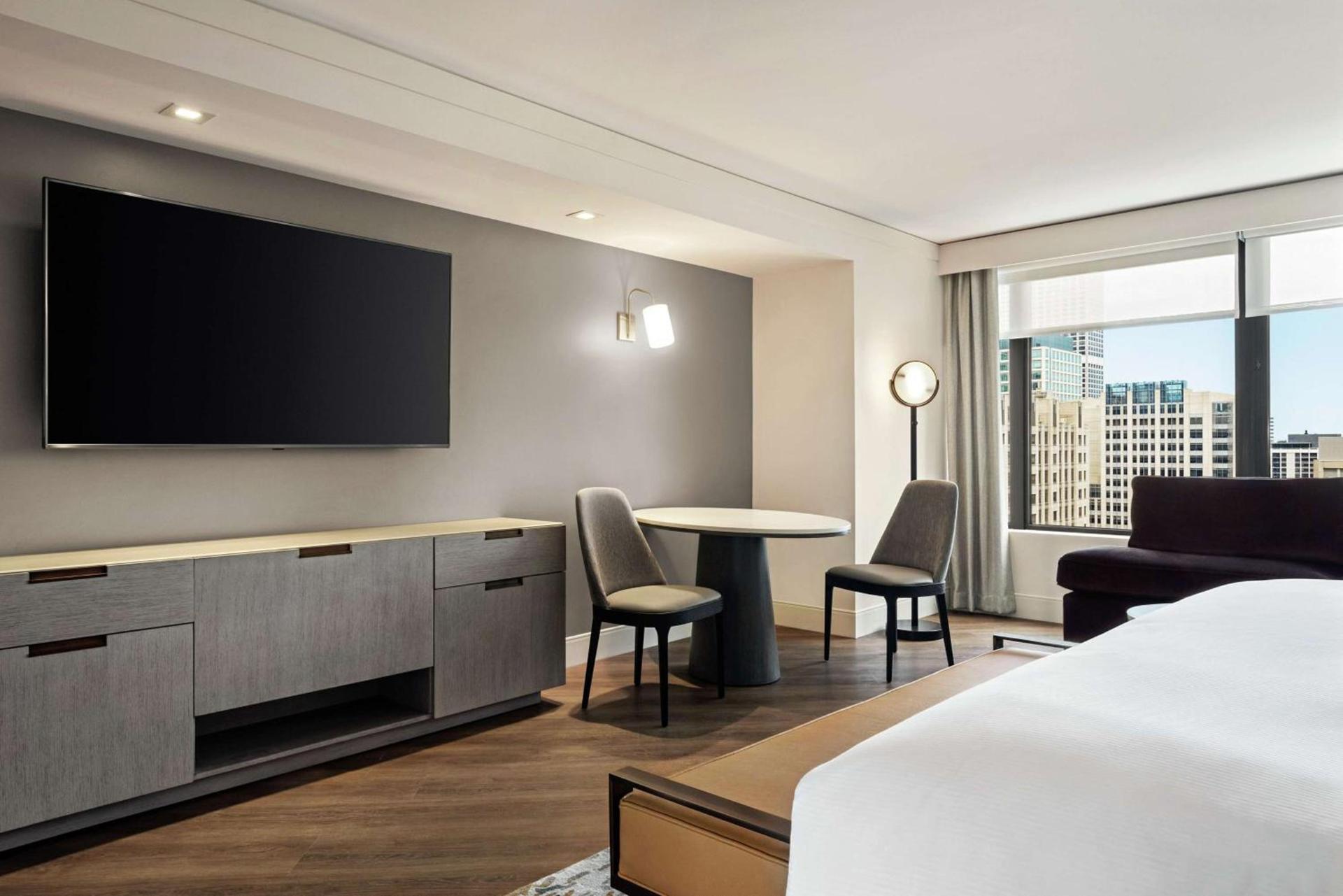 Hilton Grand Vacations Club Chicago Magnificent Mile photo 24