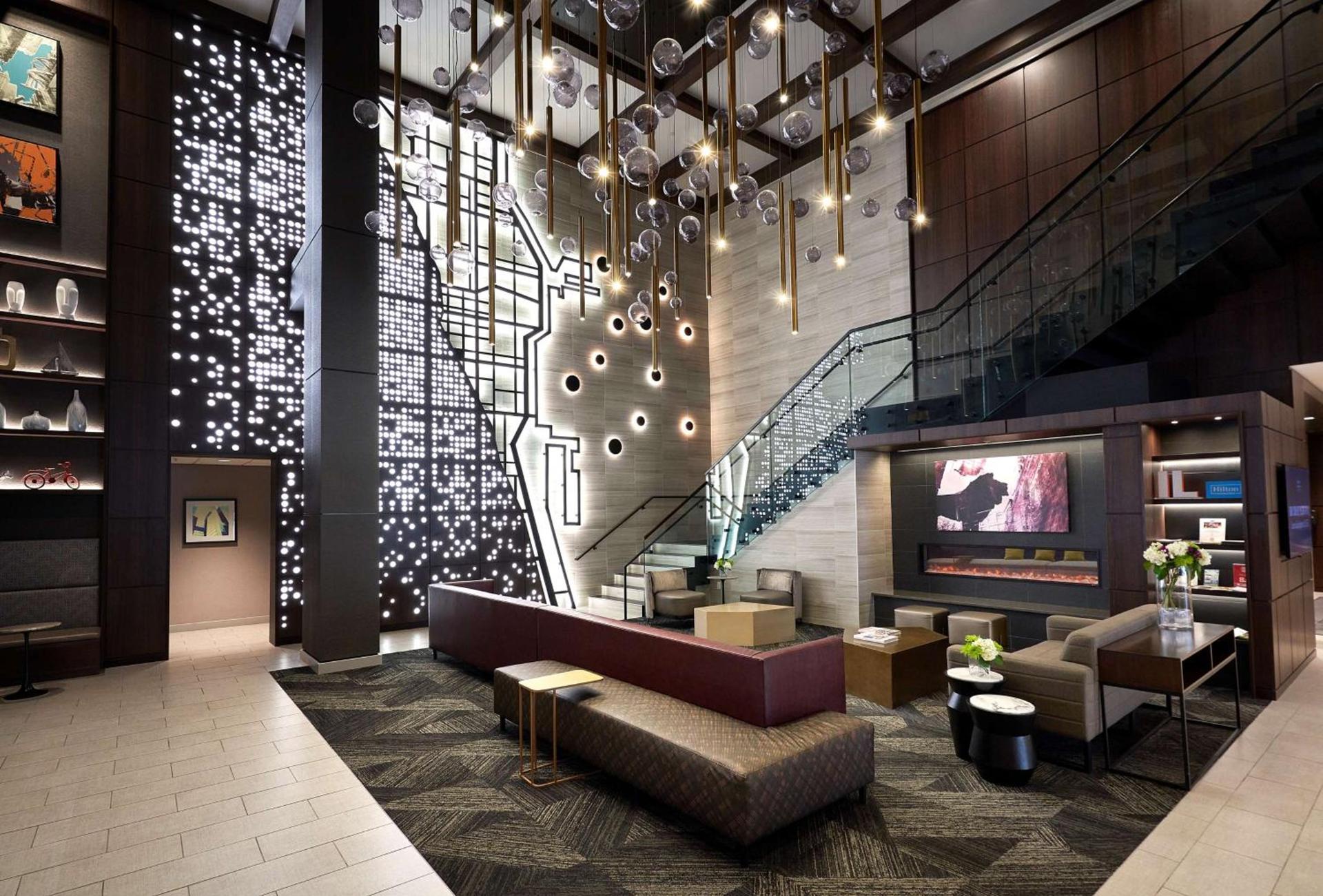 Hampton Inn & Suites Chicago-Downtown photo 2