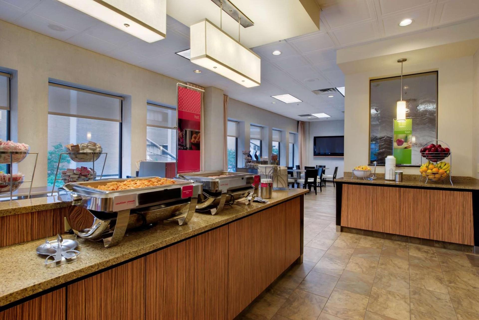 Hampton Inn & Suites Chicago-Downtown photo 15