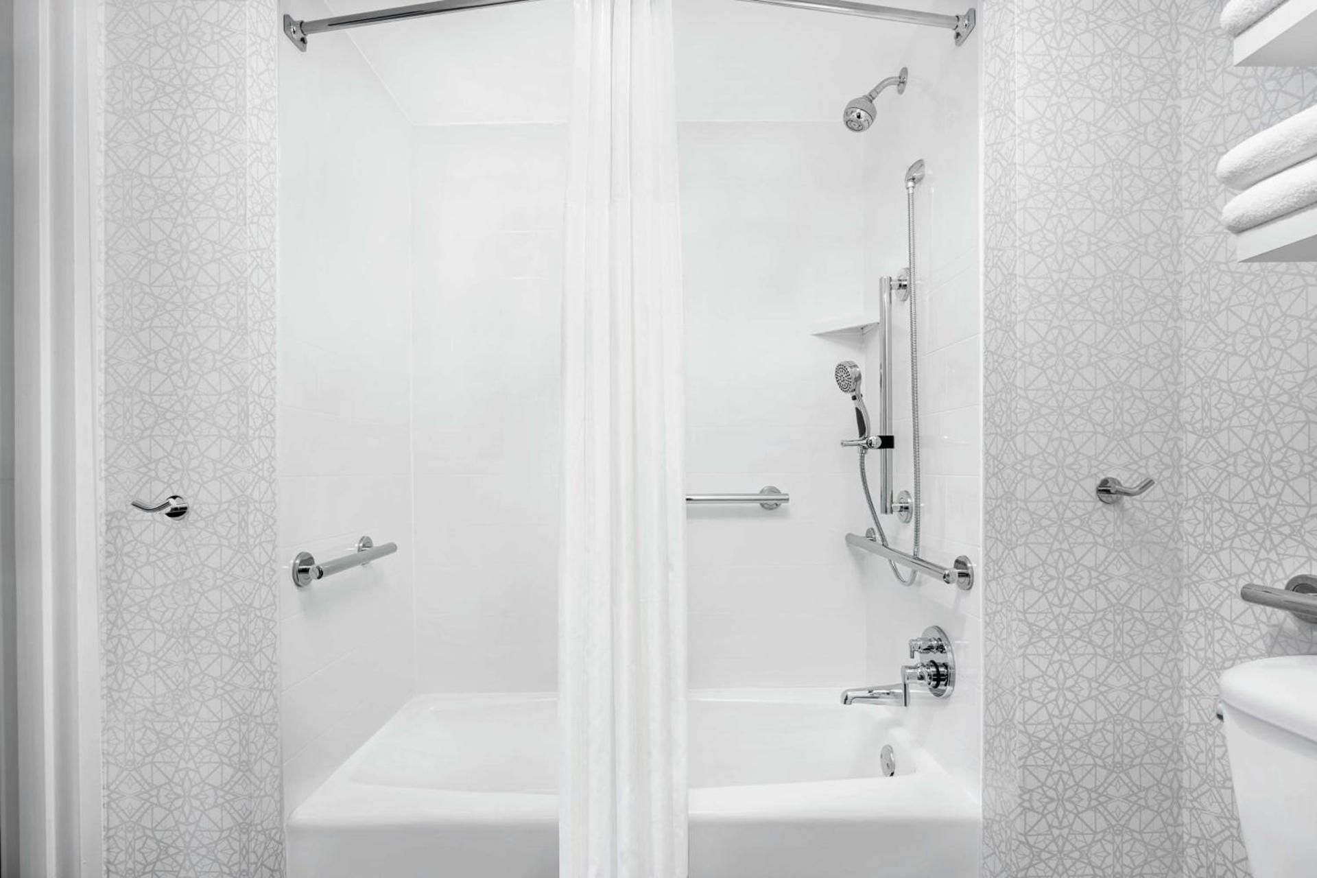 Hampton Inn & Suites Chicago-Downtown photo 25