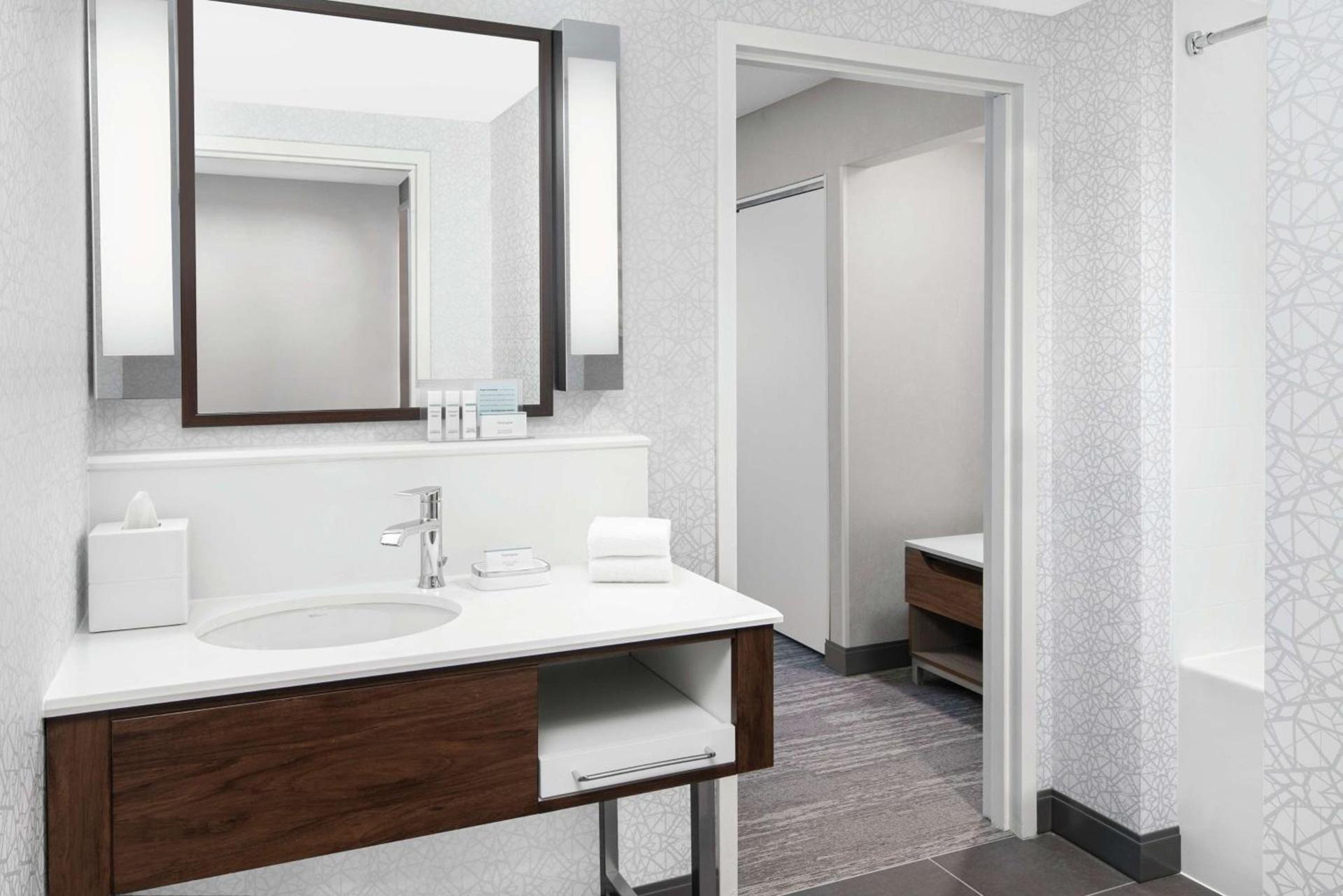 Hampton Inn & Suites Chicago-Downtown photo 27