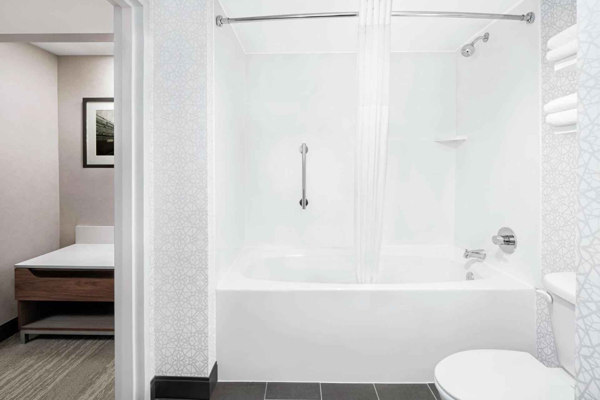 Hampton Inn & Suites Chicago-Downtown photo 36