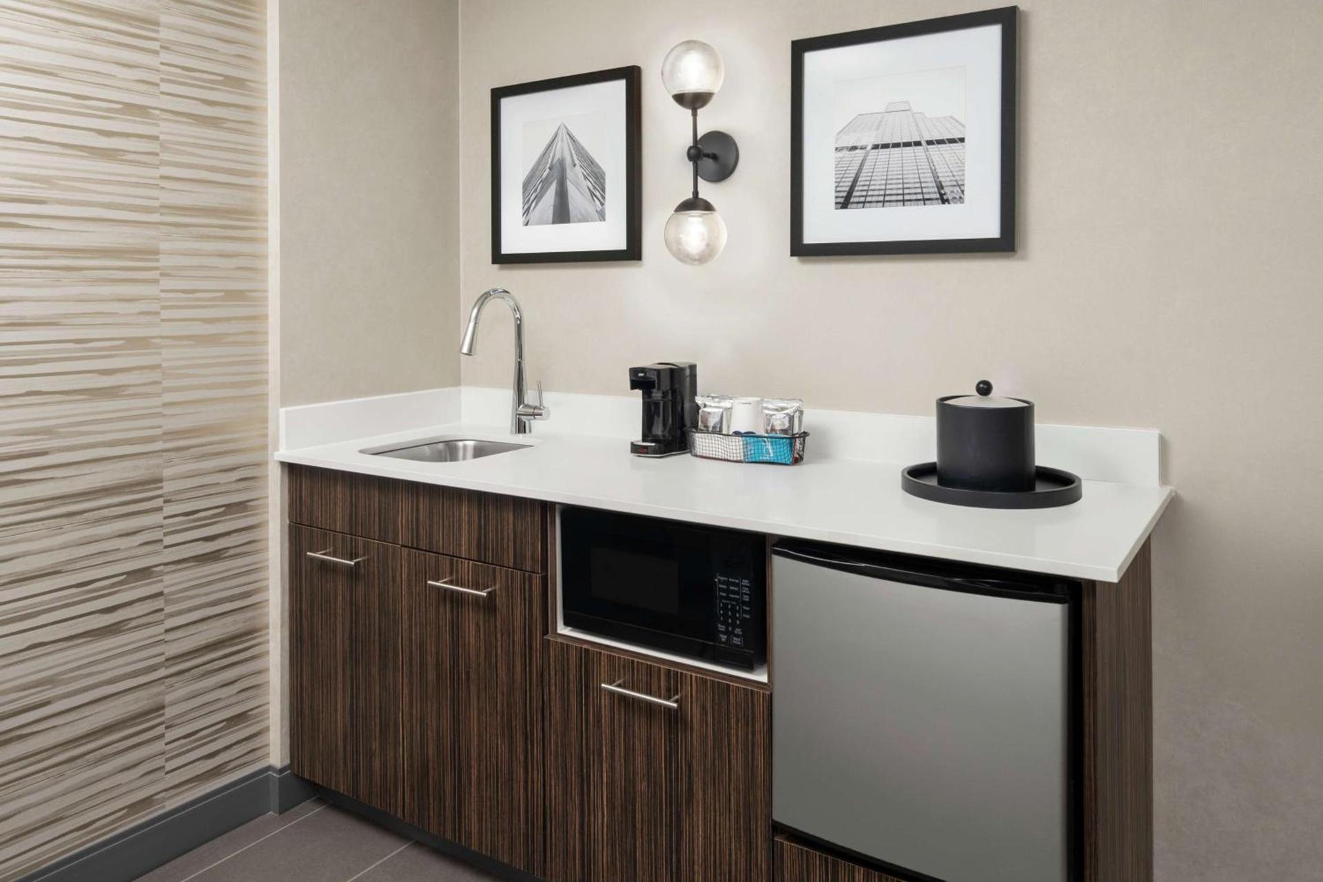 Hampton Inn & Suites Chicago-Downtown photo 41
