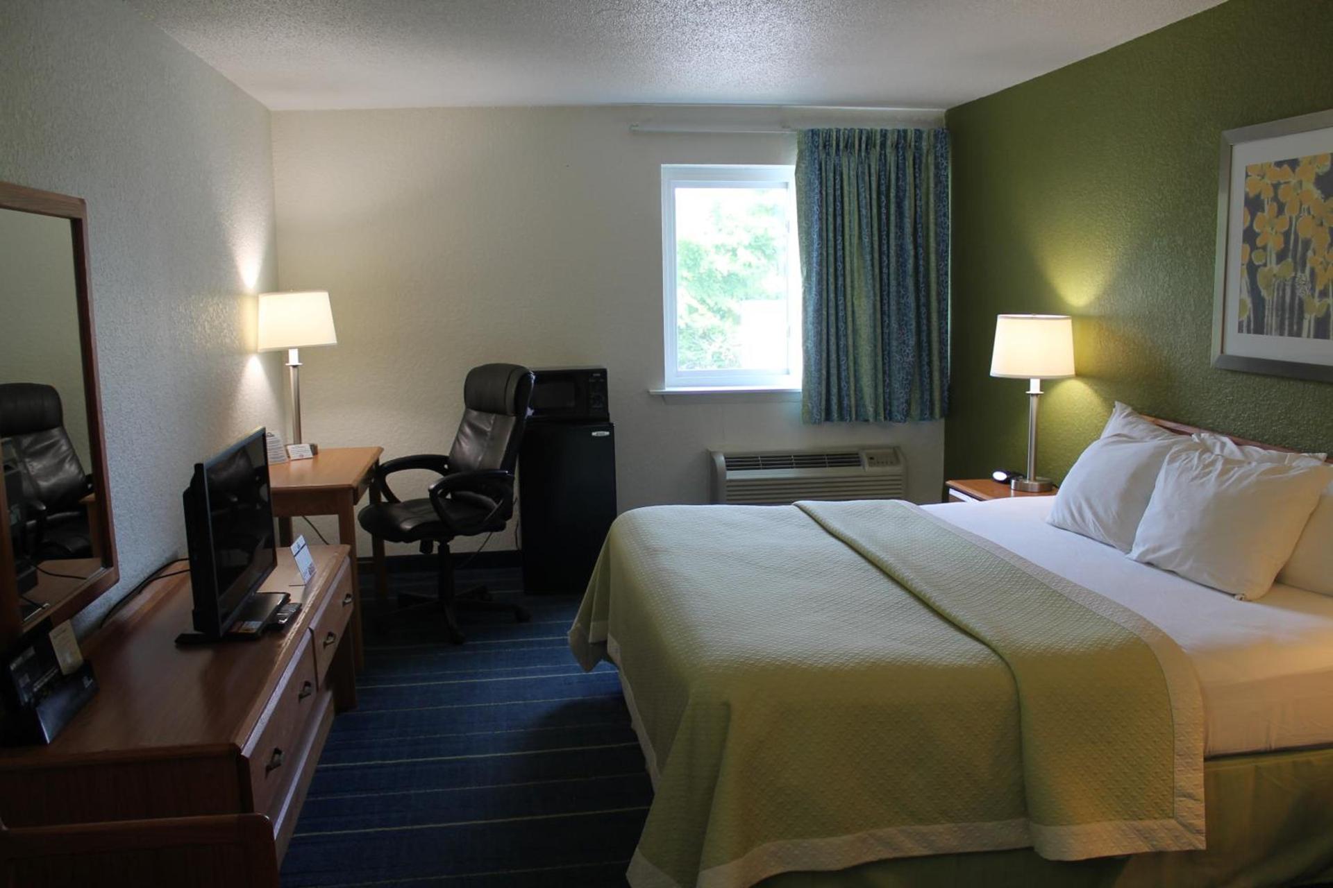 Days Inn & Suites by Wyndham Bridgeport - Clarksburg photo 24