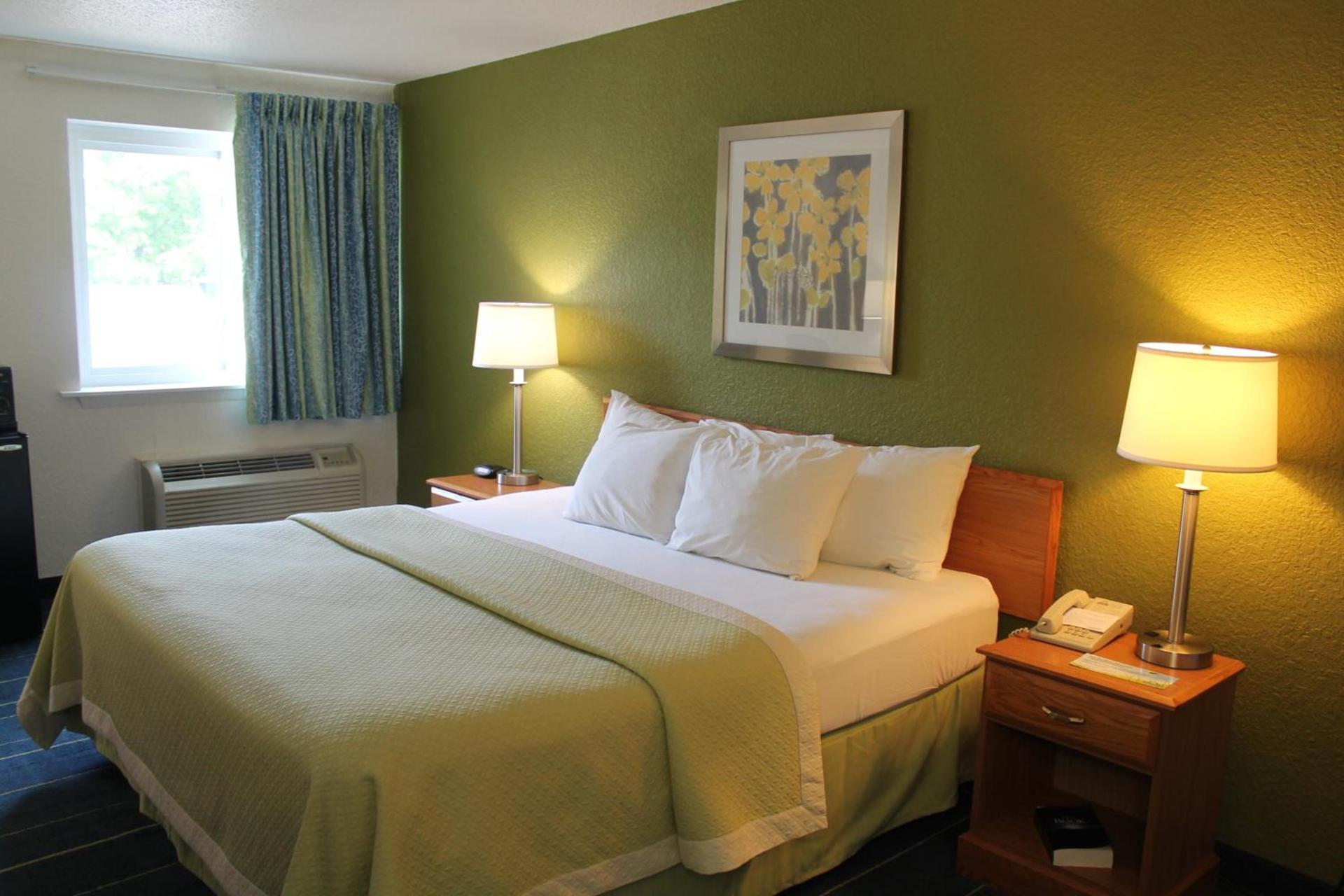 Days Inn & Suites by Wyndham Bridgeport - Clarksburg photo 26