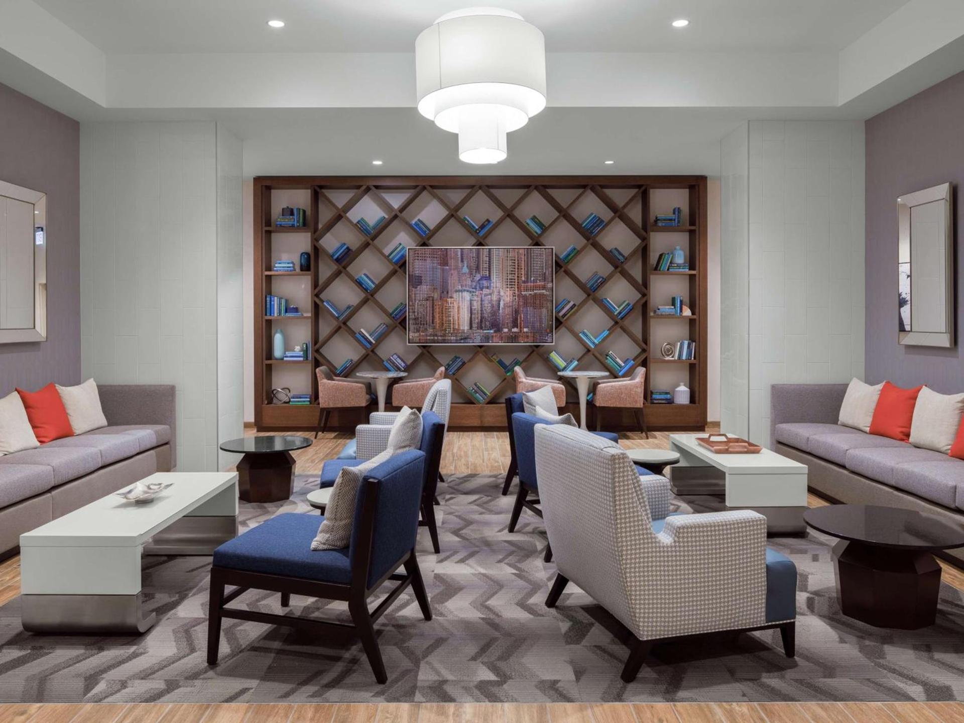 Hampton Inn Chicago McCormick Place photo 8
