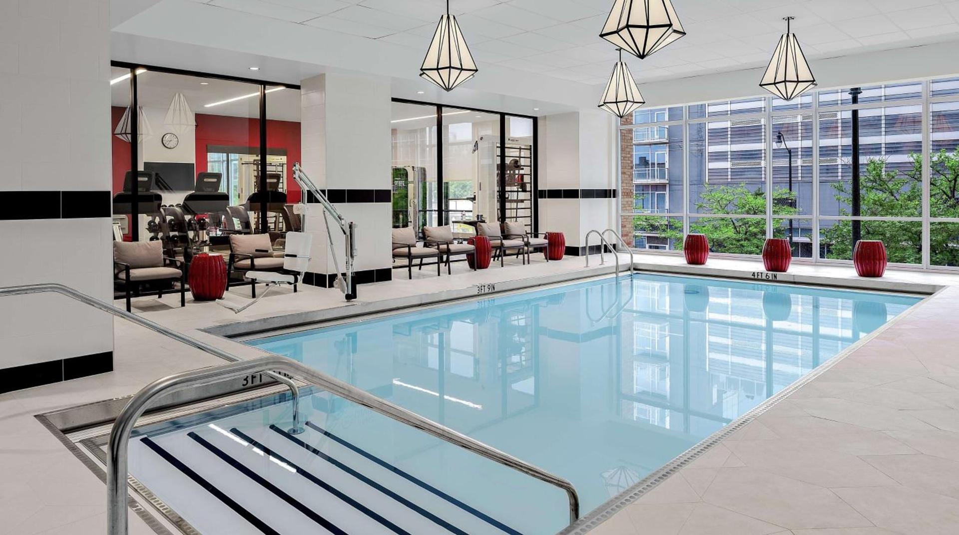 Hampton Inn Chicago McCormick Place photo 3