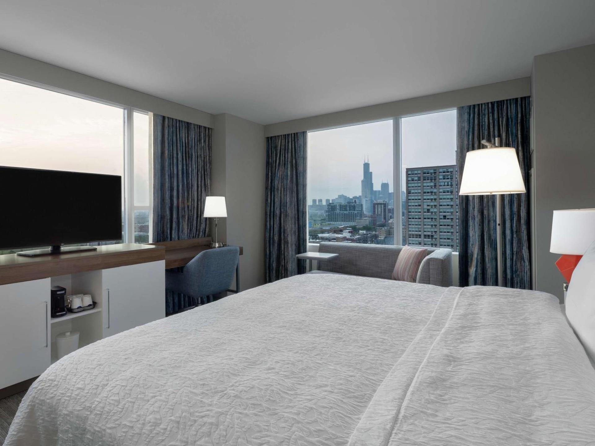 Hampton Inn Chicago McCormick Place photo 13