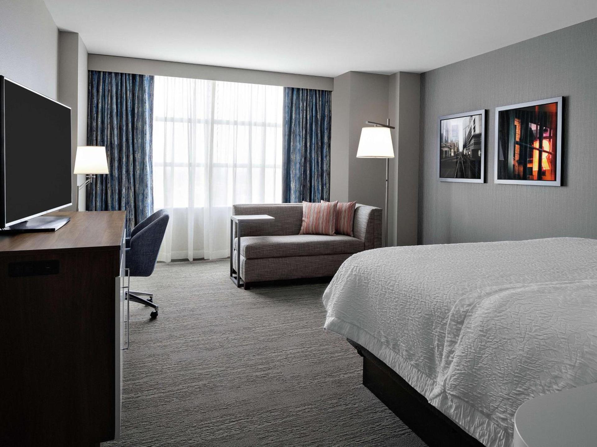 Hampton Inn Chicago McCormick Place photo 29