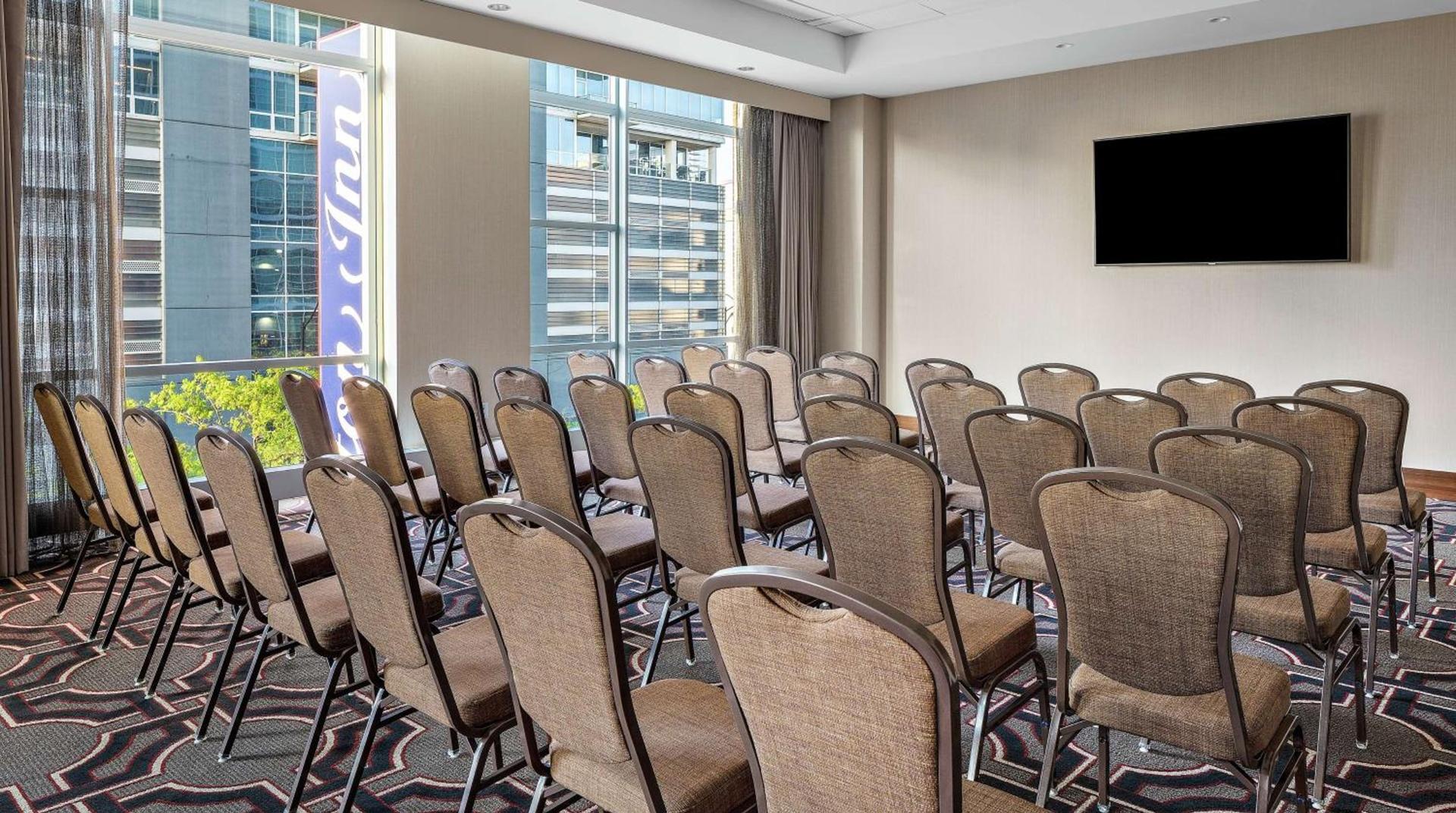 Hampton Inn Chicago McCormick Place photo 18