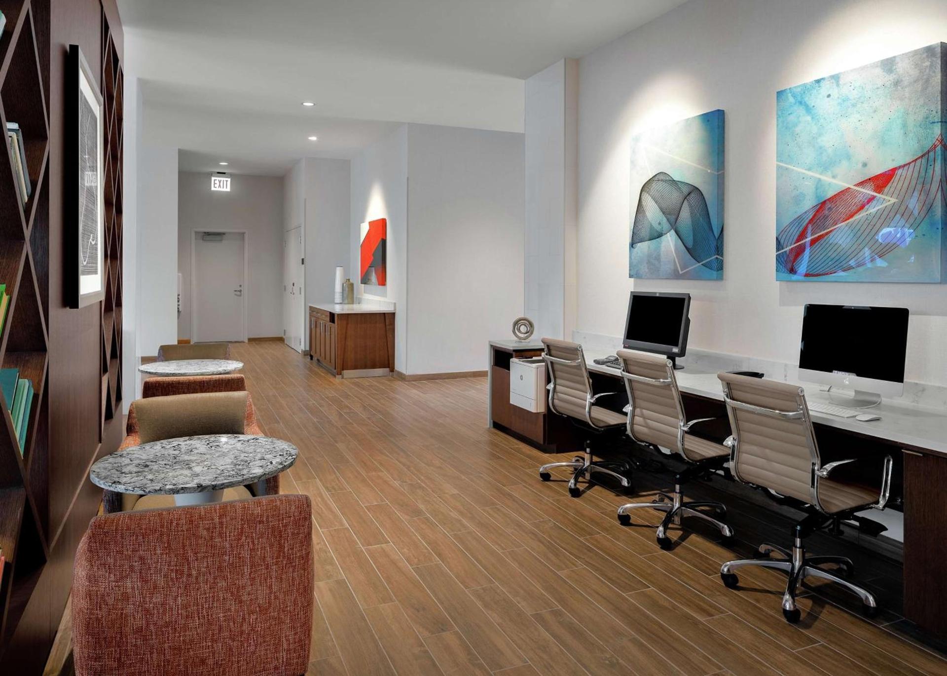 Hampton Inn Chicago McCormick Place photo 17
