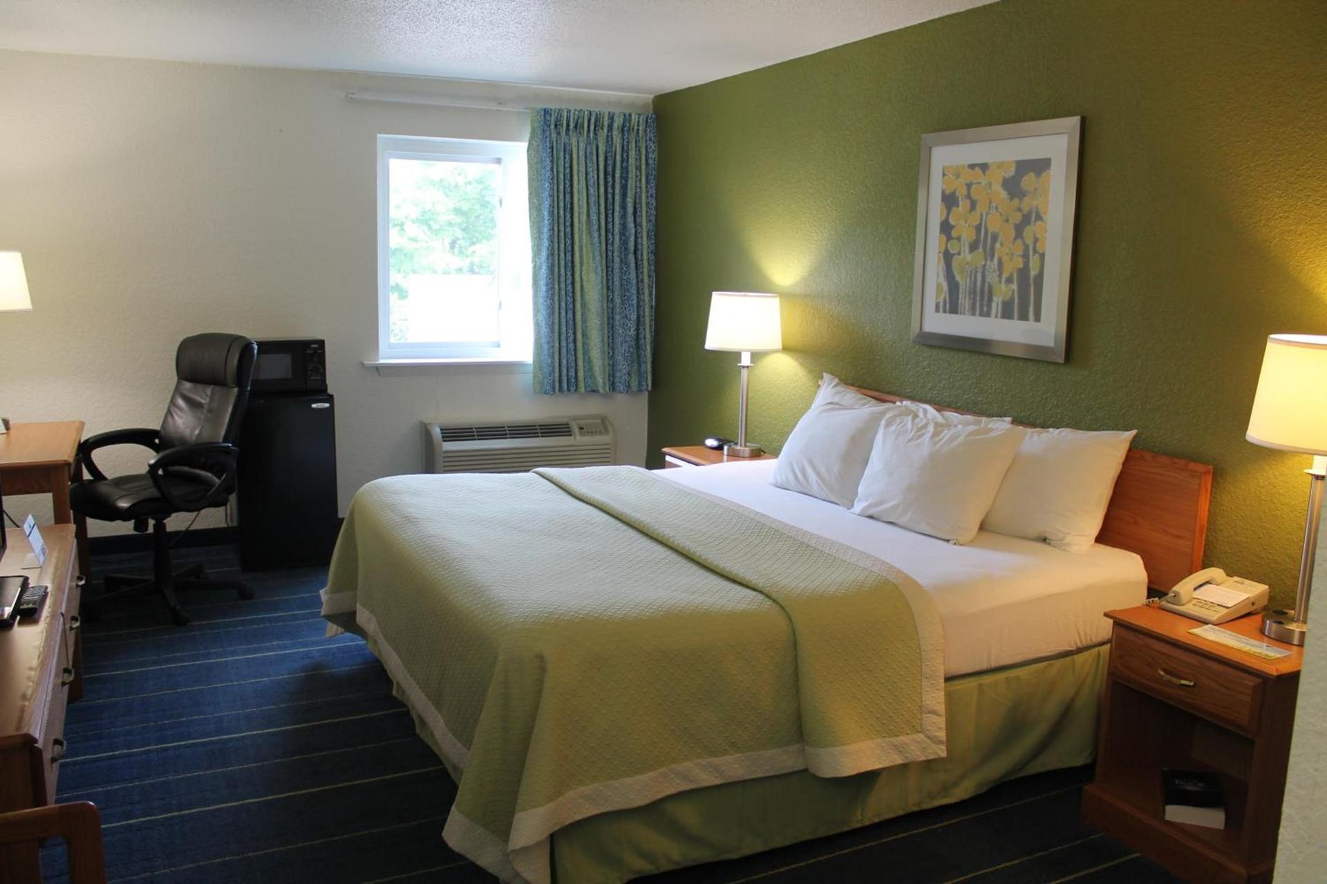 Days Inn & Suites by Wyndham Bridgeport - Clarksburg photo 20