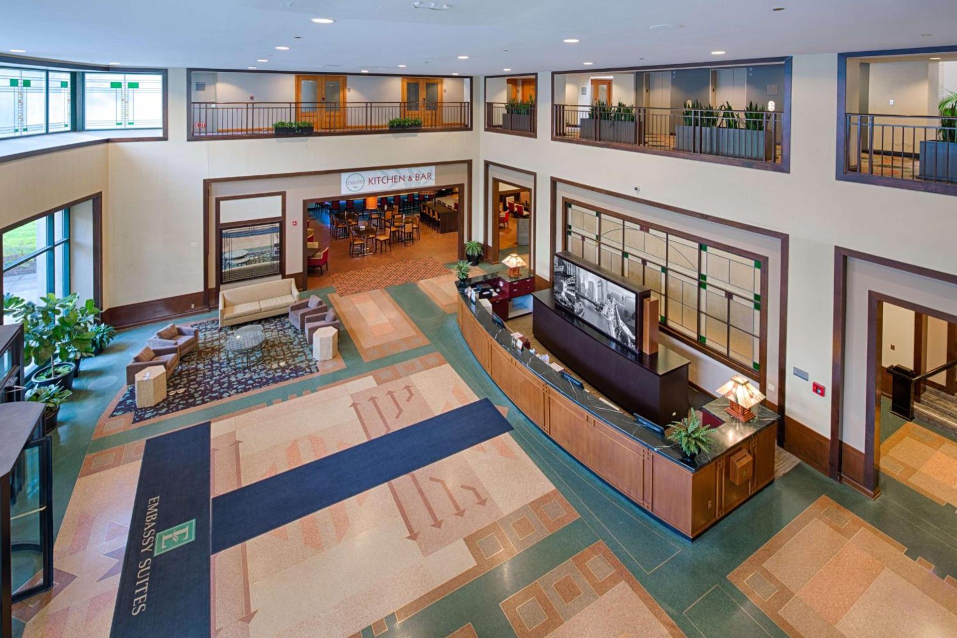 Embassy Suites by Hilton Chicago O'Hare Rosemont photo 9