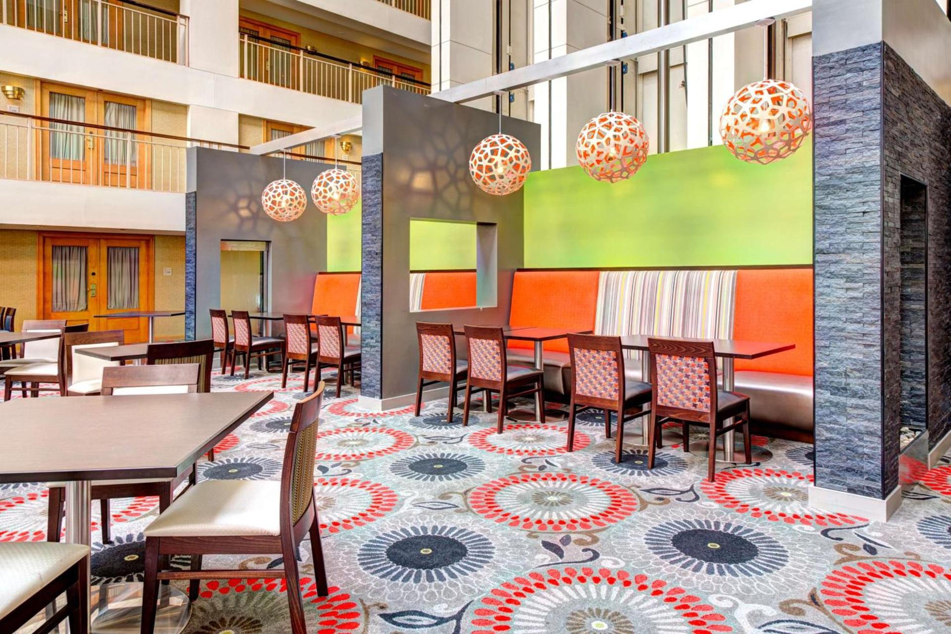 Embassy Suites by Hilton Chicago O'Hare Rosemont photo 13