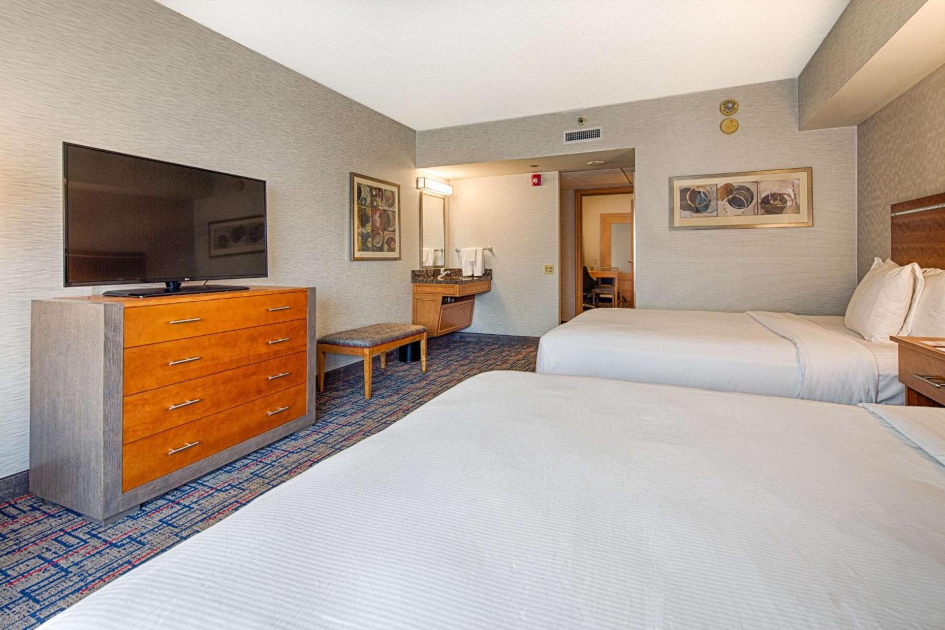 Embassy Suites by Hilton Chicago O'Hare Rosemont photo 36