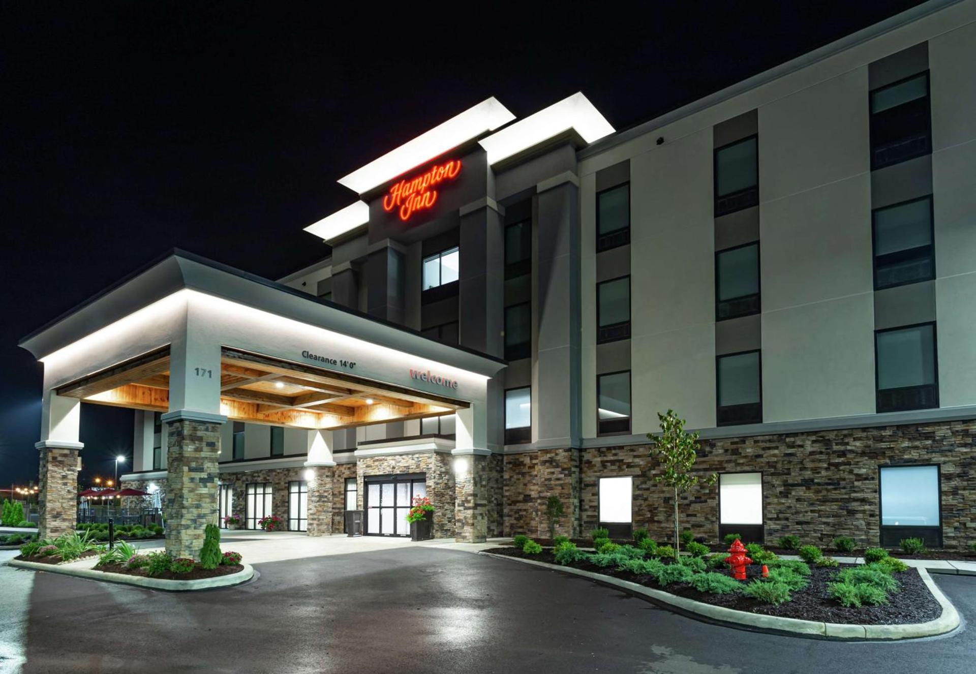 Hampton Inn Madison, OH photo 4