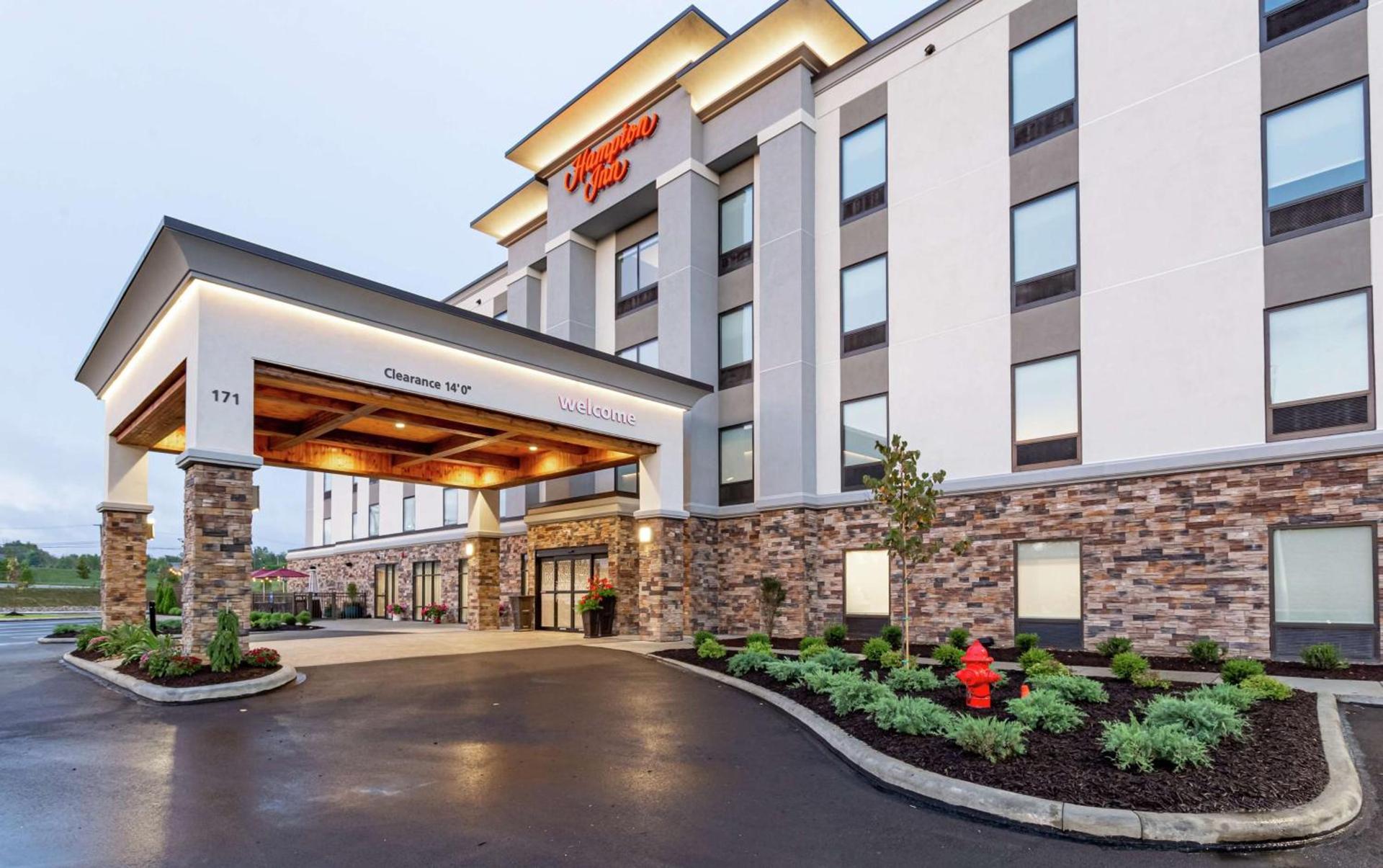 Hampton Inn Madison, OH photo 5
