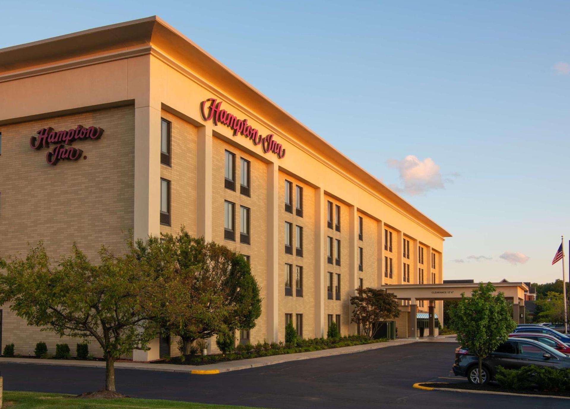 Hampton Inn Cleveland-Solon photo 2