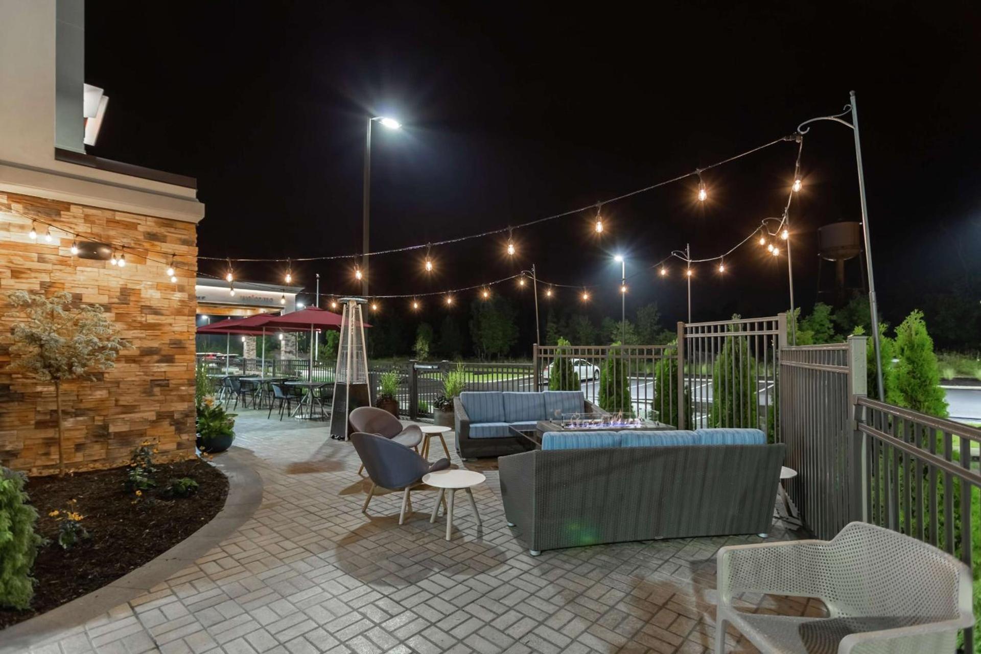 Hampton Inn Madison, OH photo 8