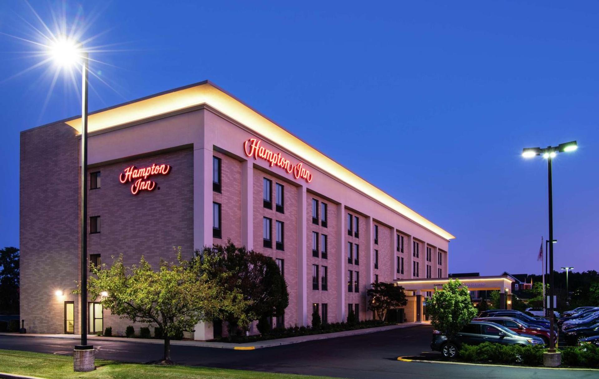 Hampton Inn Cleveland-Solon photo 3