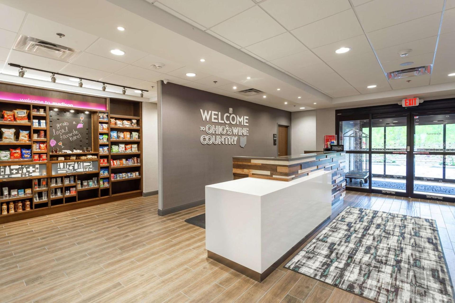 Hampton Inn Madison, OH photo 15