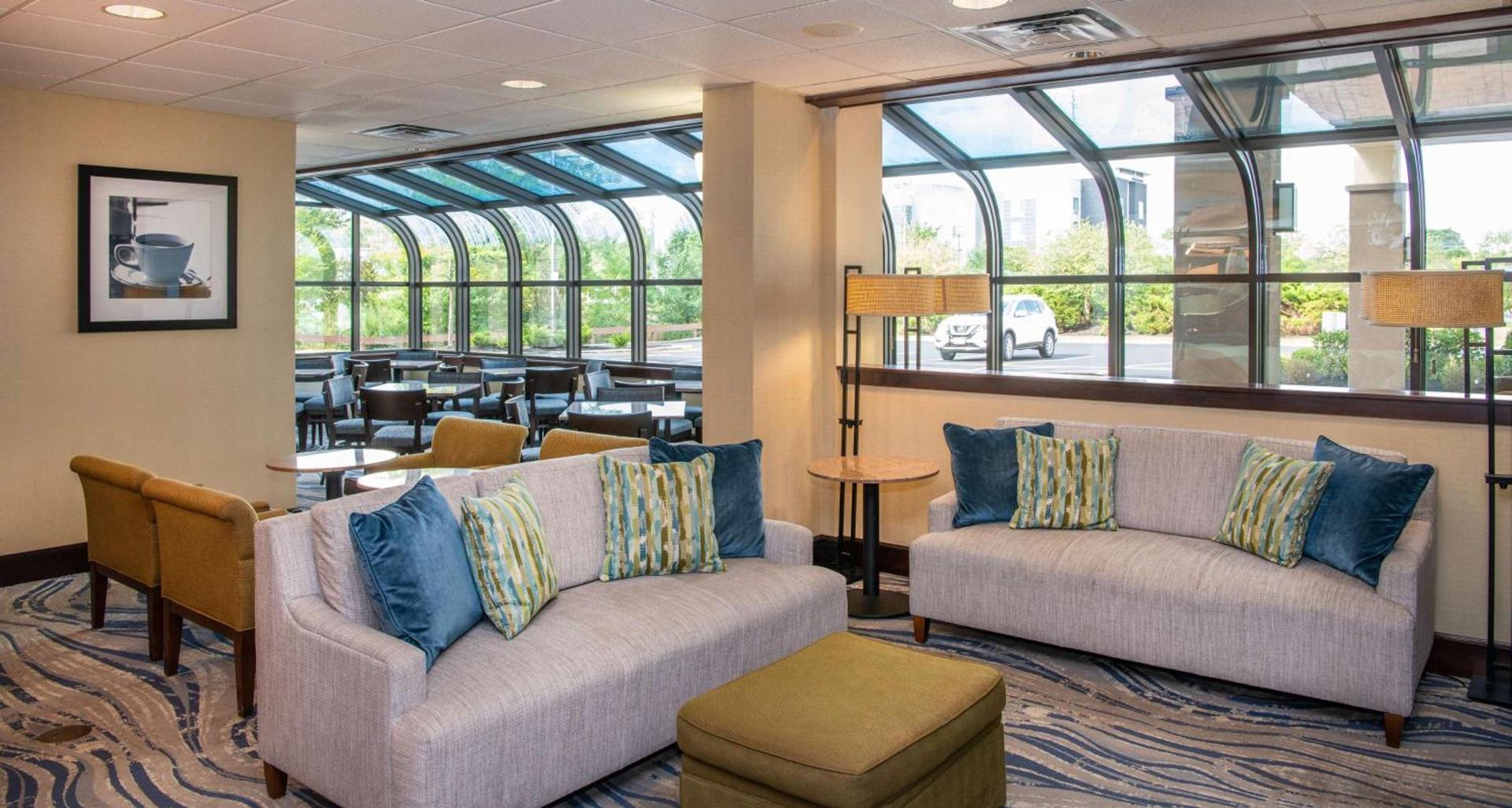 Hampton Inn Cleveland-Solon photo 6