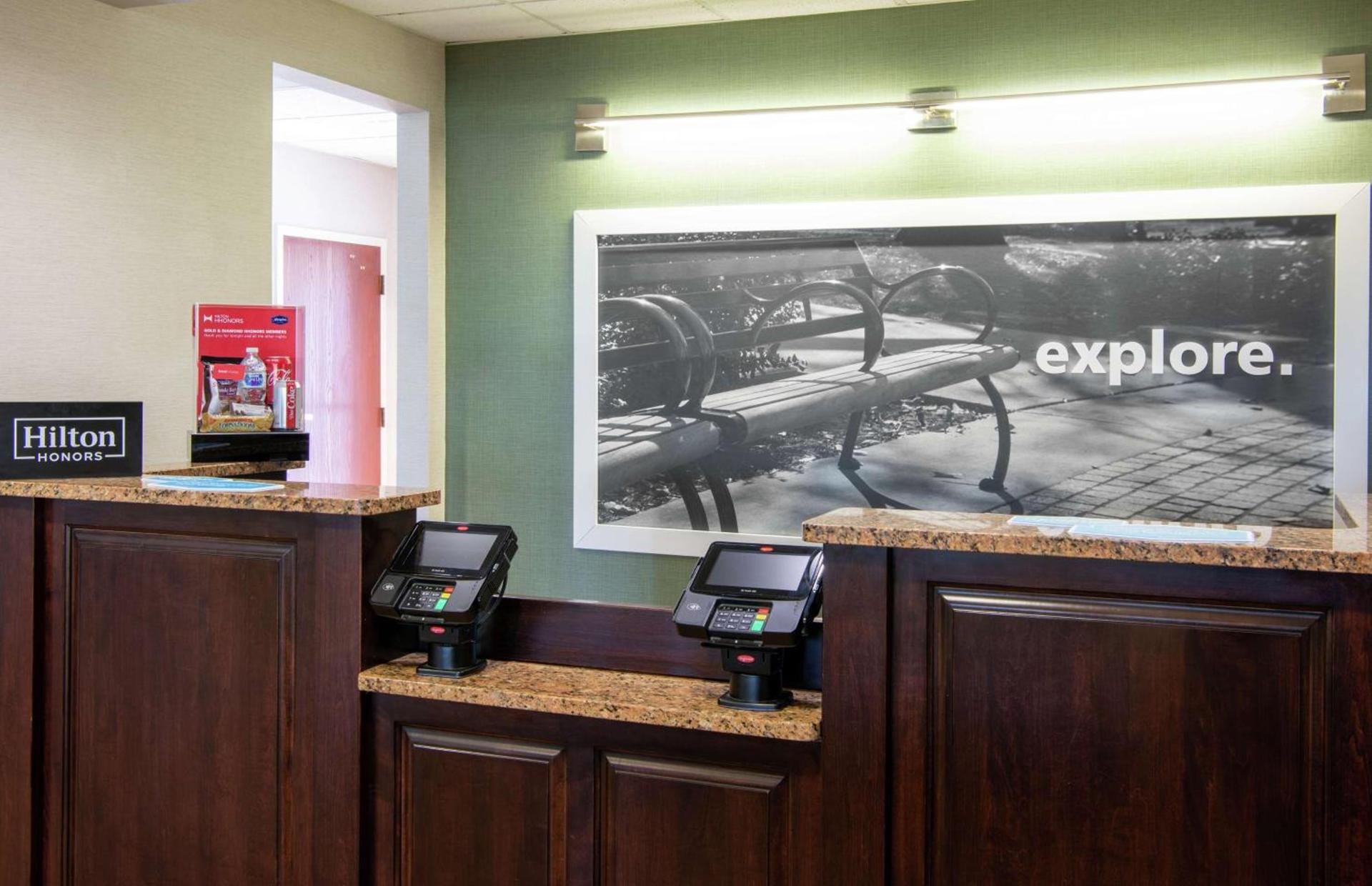 Hampton Inn Cleveland-Solon photo 7