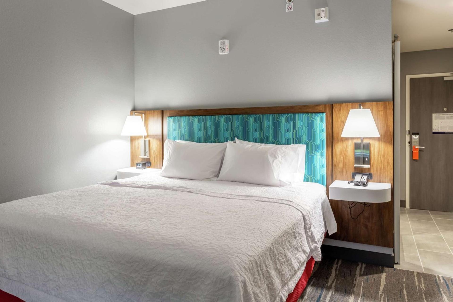 Hampton Inn Madison, OH photo 38