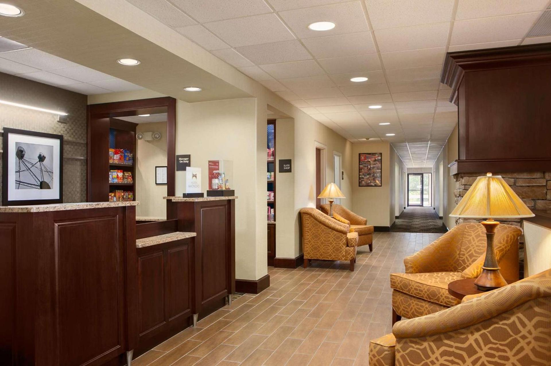 Hampton Inn Cleveland-Solon photo 8