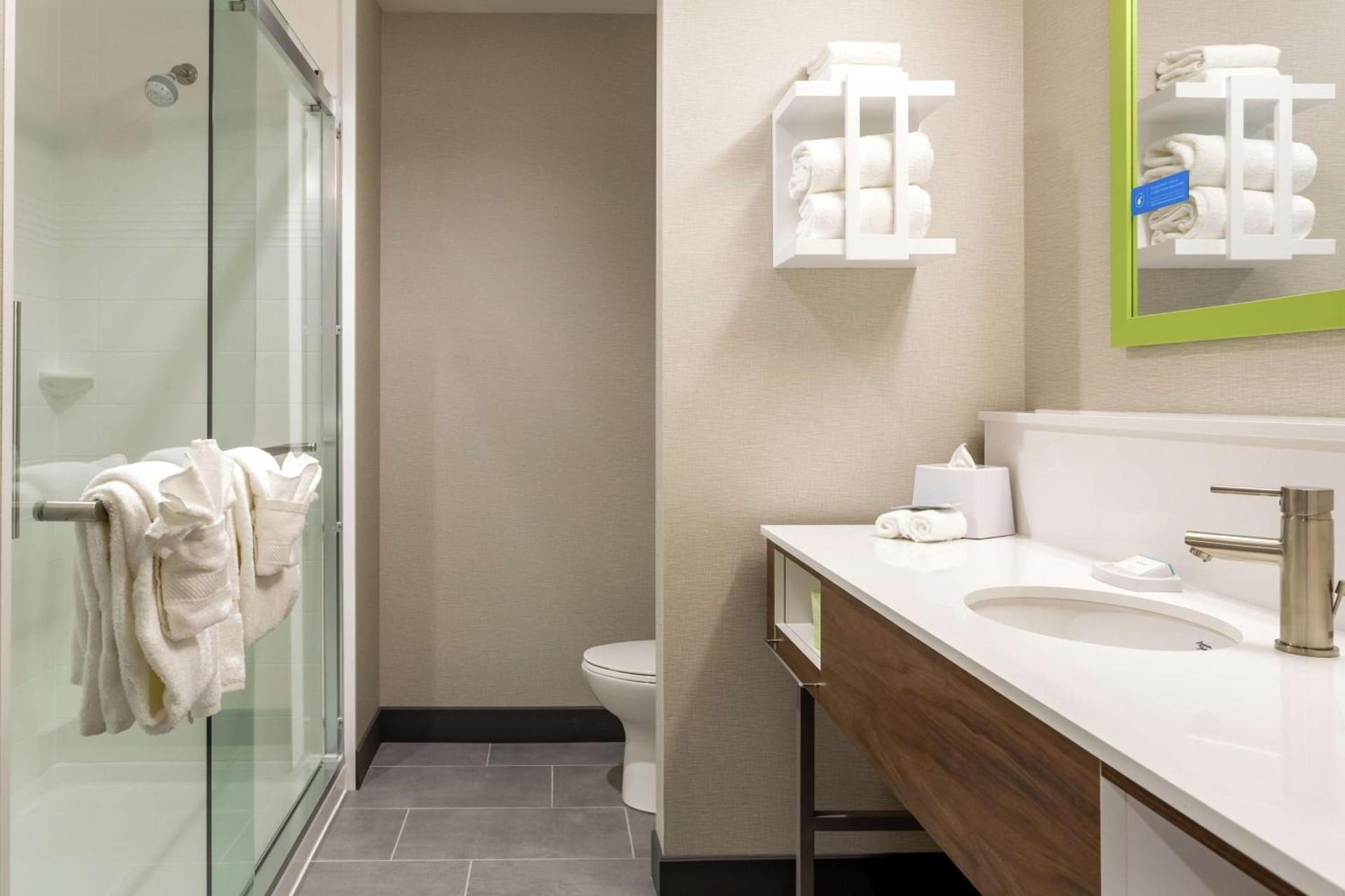 Hampton Inn Madison, OH photo 43