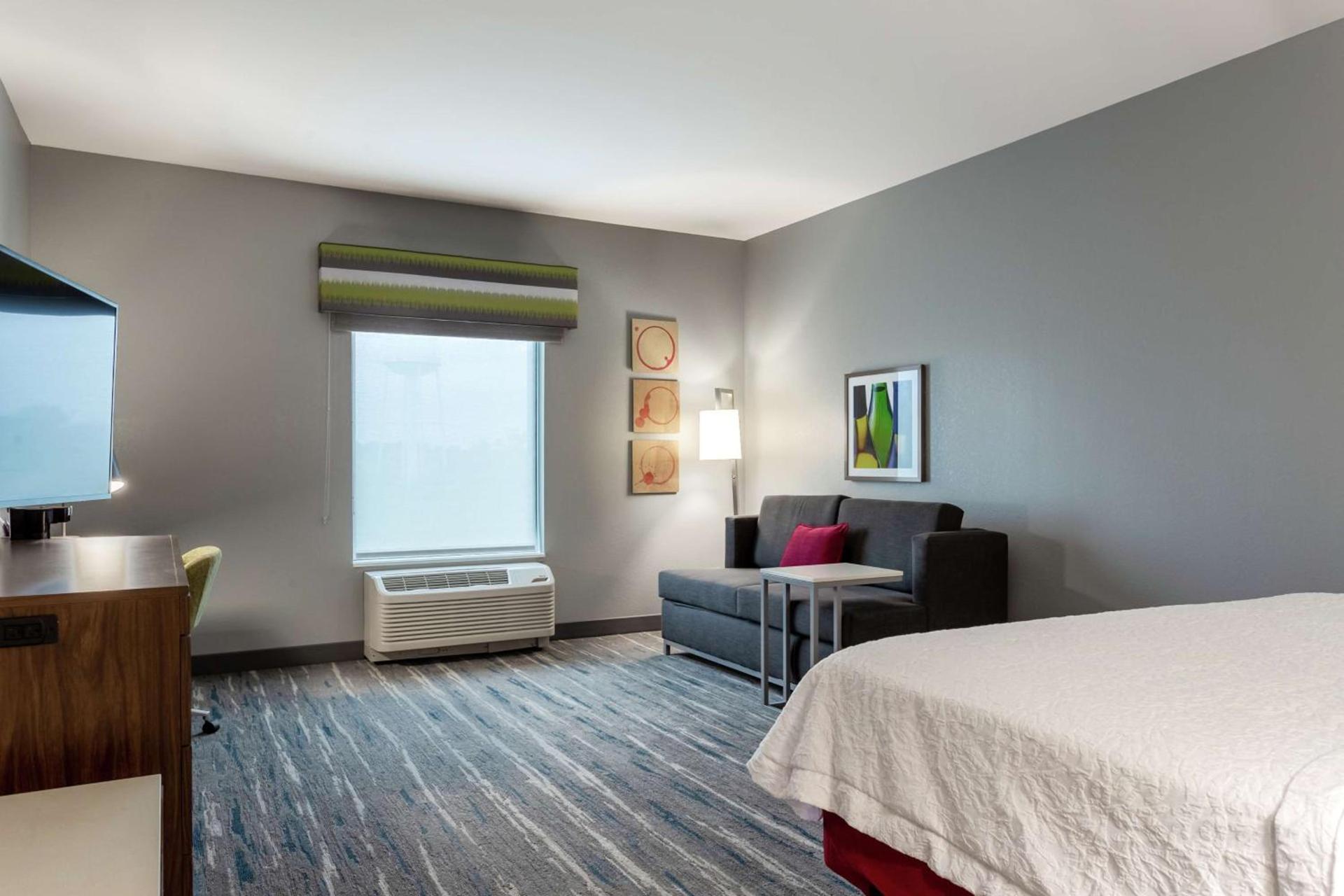 Hampton Inn Madison, OH photo 50