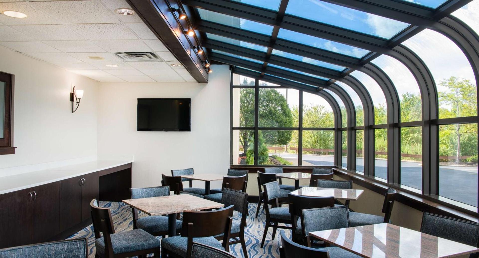 Hampton Inn Cleveland-Solon photo 11