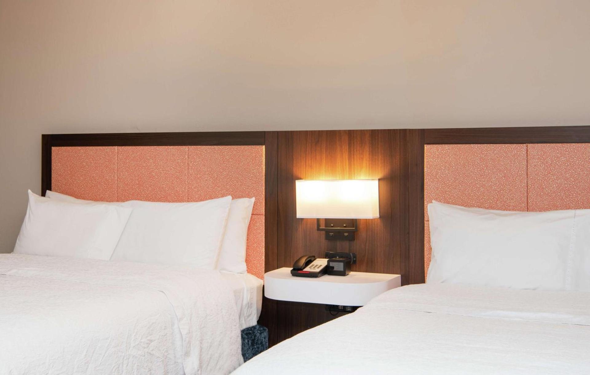 Hampton Inn Cleveland-Solon photo 23